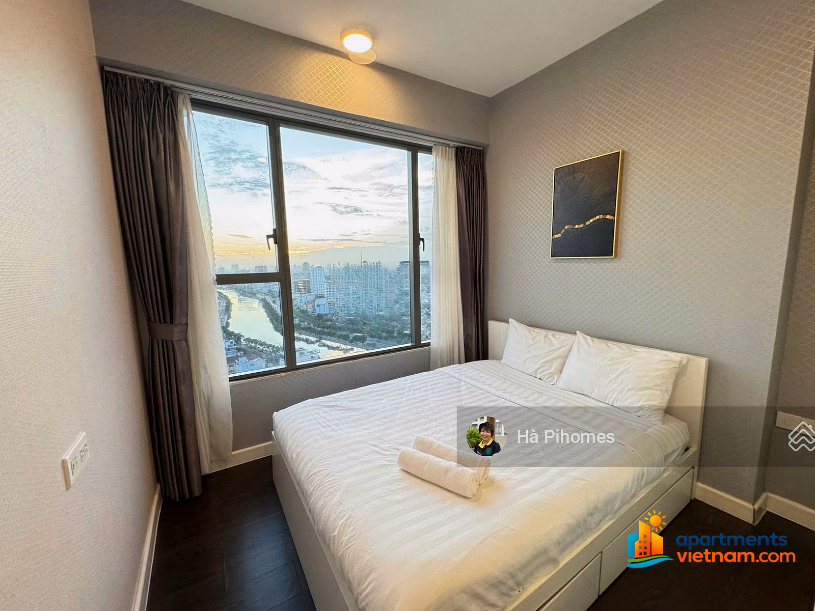 The owner sent a quick sale in July before submitting the application for a 3-bedroom apartment building River Gate 111m2
