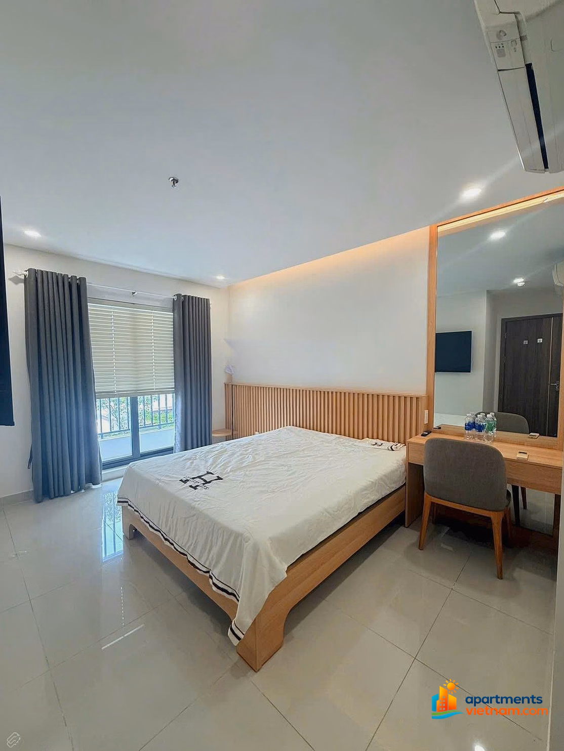 Apartment for rent 74 m², 2 bedrooms, 2 bathrooms, fully furnished, price 14 million/month, contact 0906 549 *** Son