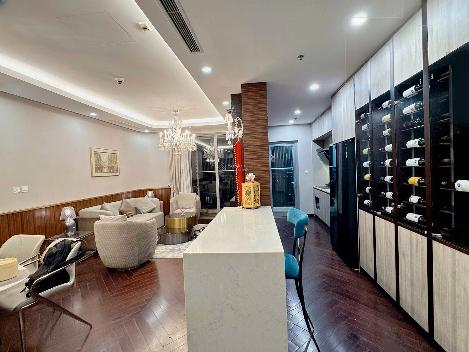 3-bedroom Park Hill corner apartment for rent with extremely high quality luxury furniture over 1.3 billion in Times City urban area