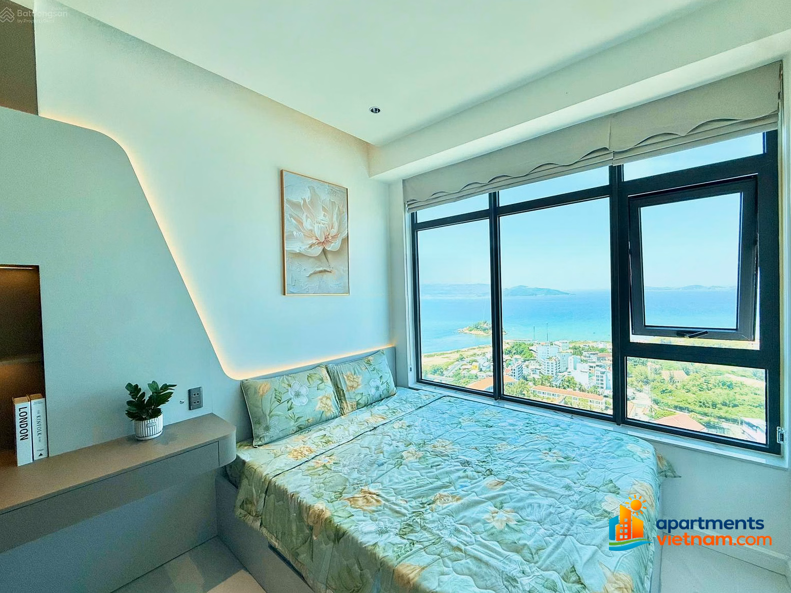 The owner offers to sell the apartment, apartment 3720, OC2A building, view Southeast, Muong Thanh Vien Trieu - 4 billion 350 - 59 m²