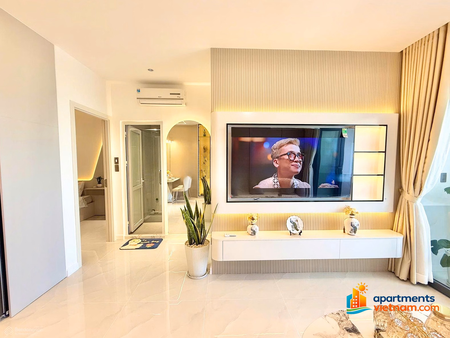 The owner offers to sell the apartment, apartment 3720, OC2A building, view Southeast, Muong Thanh Vien Trieu - 4 billion 350 - 59 m²