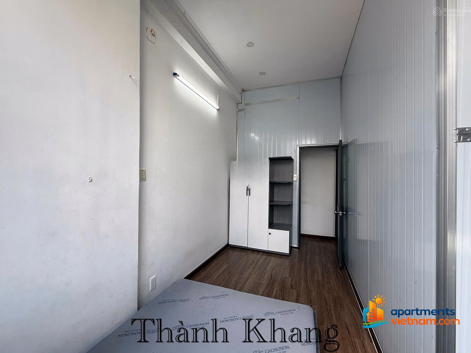 Super cheap! 2 bedrooms, 40m2, full balcony, 300m from UEH CSB, Cau Vuoc 3/2, District 10, 4 hours, 2 cars, free hours