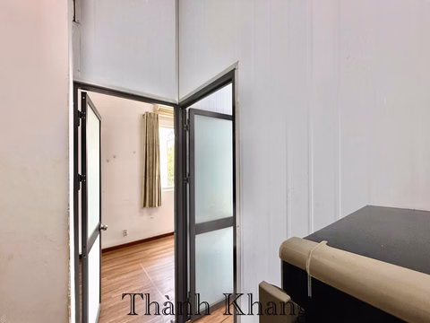 Super cheap! 2 bedrooms, 40m2, full balcony, 300m from UEH CSB, Cau Vuoc 3/2, District 10, 4 hours, 2 cars, free hours
