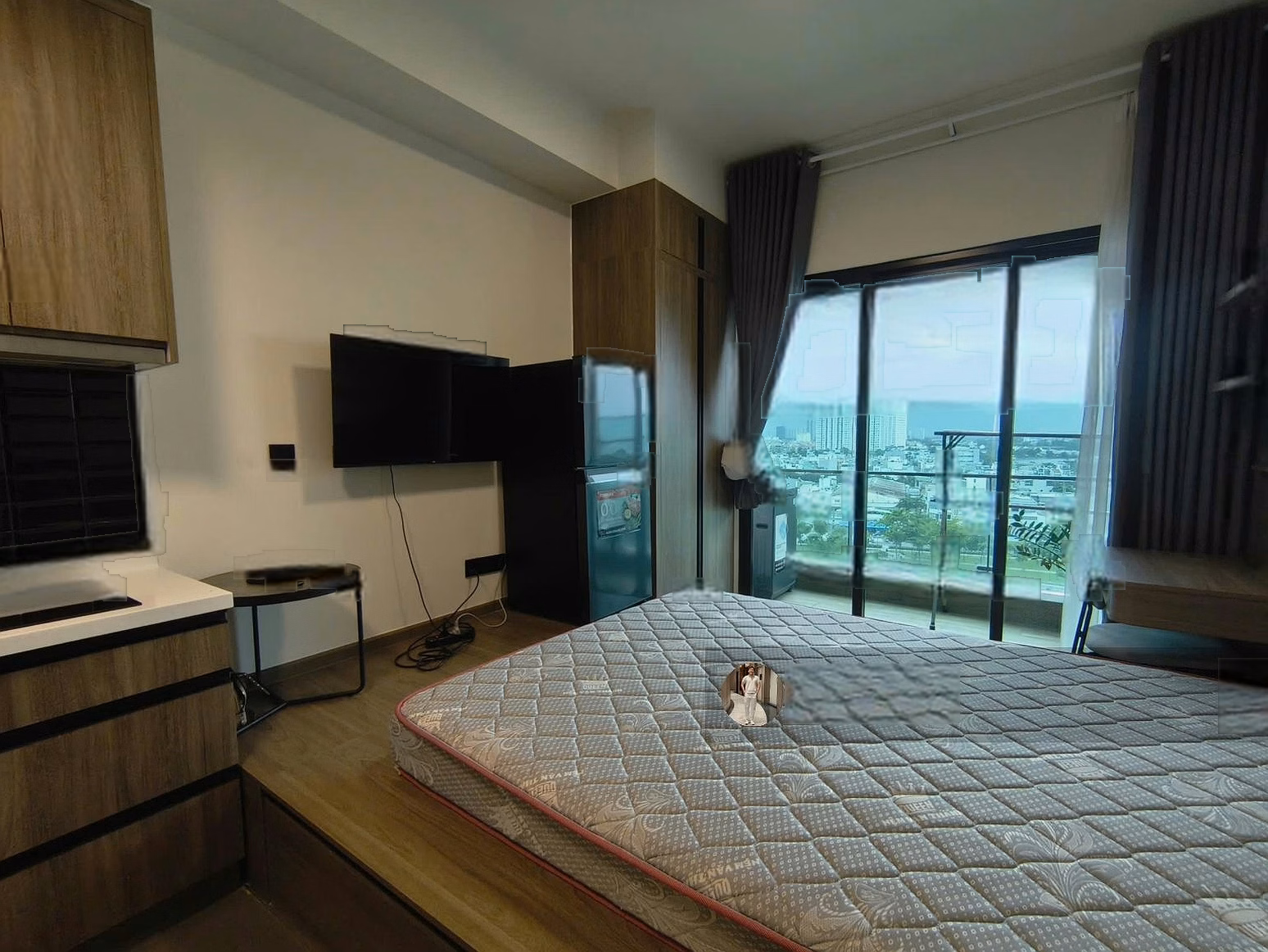 Delasol for rent 30m2, 100% new furniture, balcony with beautiful view Ton That Thuyet District 4, close to District 1, District 3 Contact 0775 924 ***