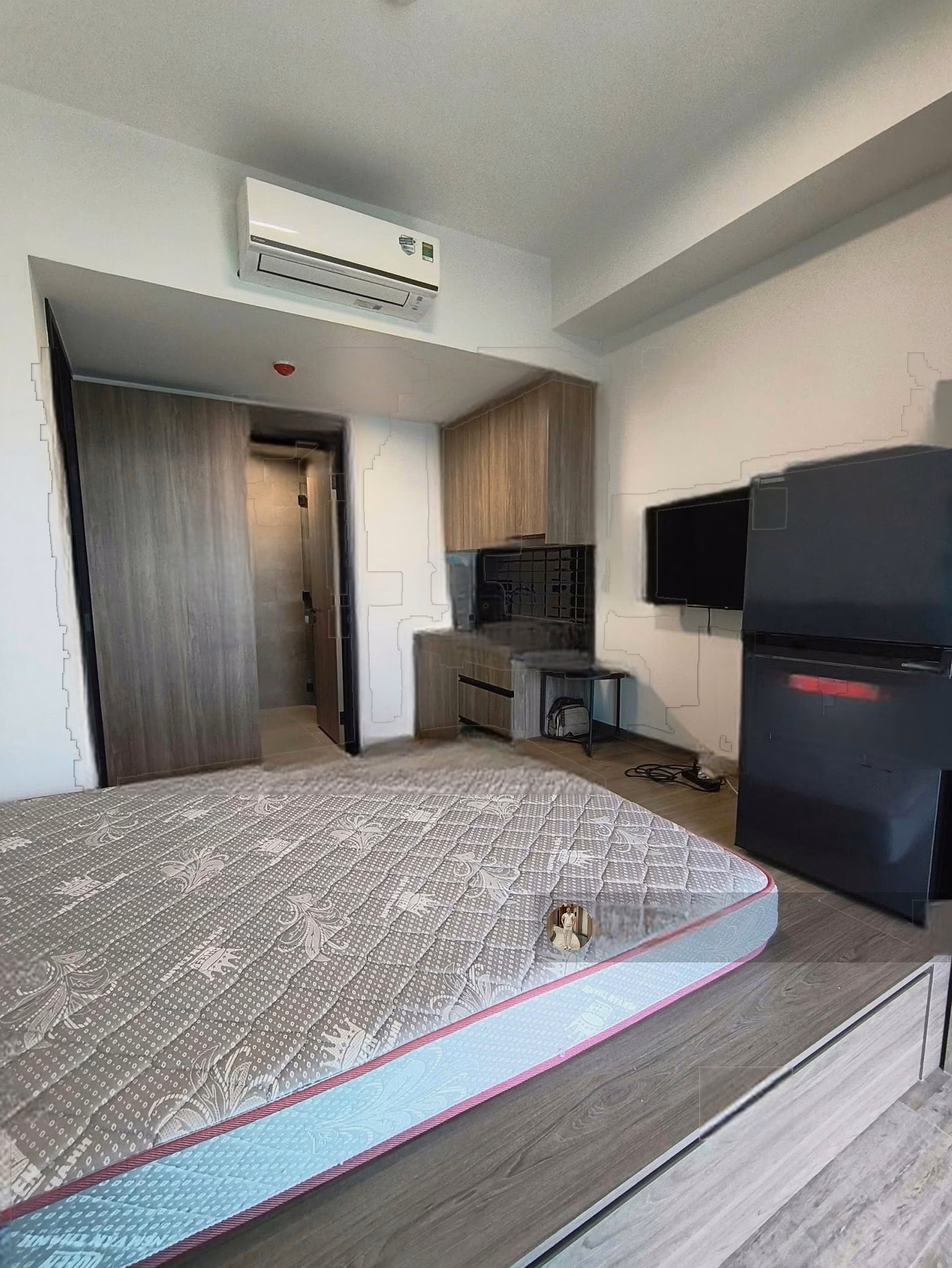 Delasol for rent 30m2, 100% new furniture, balcony with beautiful view Ton That Thuyet District 4, close to District 1, District 3***