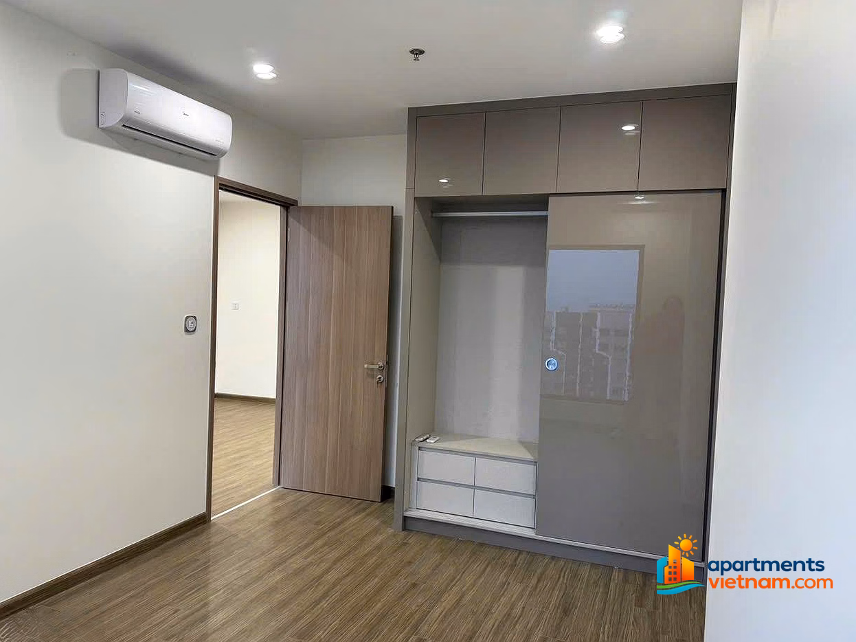 Urgent rent for 7.5 million 1 bedroom GS5, beautiful floor, full wooden floor, ready curtains and wardrobe, free wifi 3th 0974 325 ***