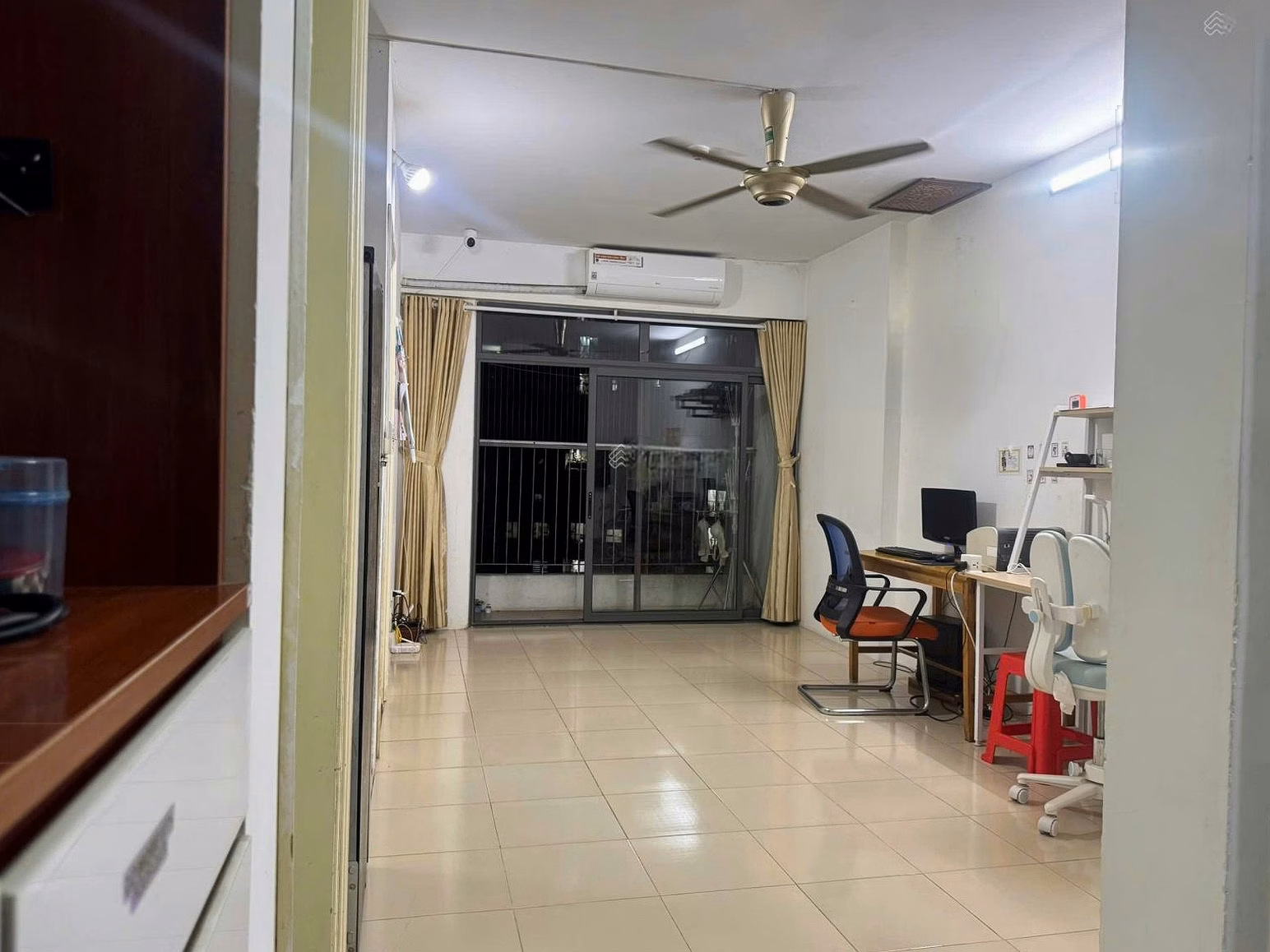 Only 3.5 billion to buy a 65.7m2 2-bedroom apartment in Golden An Khanh building, Southeast balcony. Contact 0975 605 ***