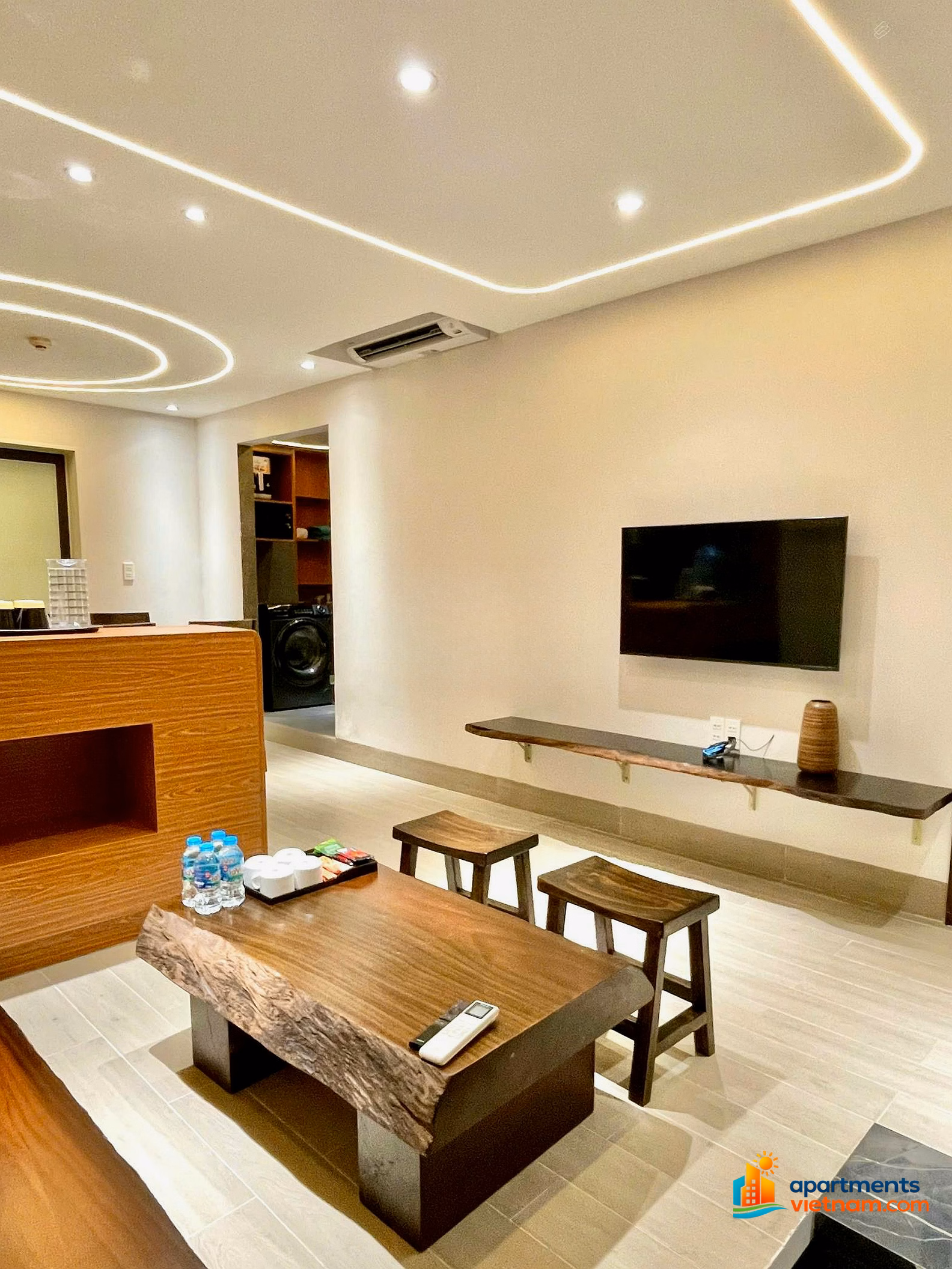 Apartment for rent on Nguyen Thien Thuat, 2 bedrooms, 2 bathrooms, 15 million