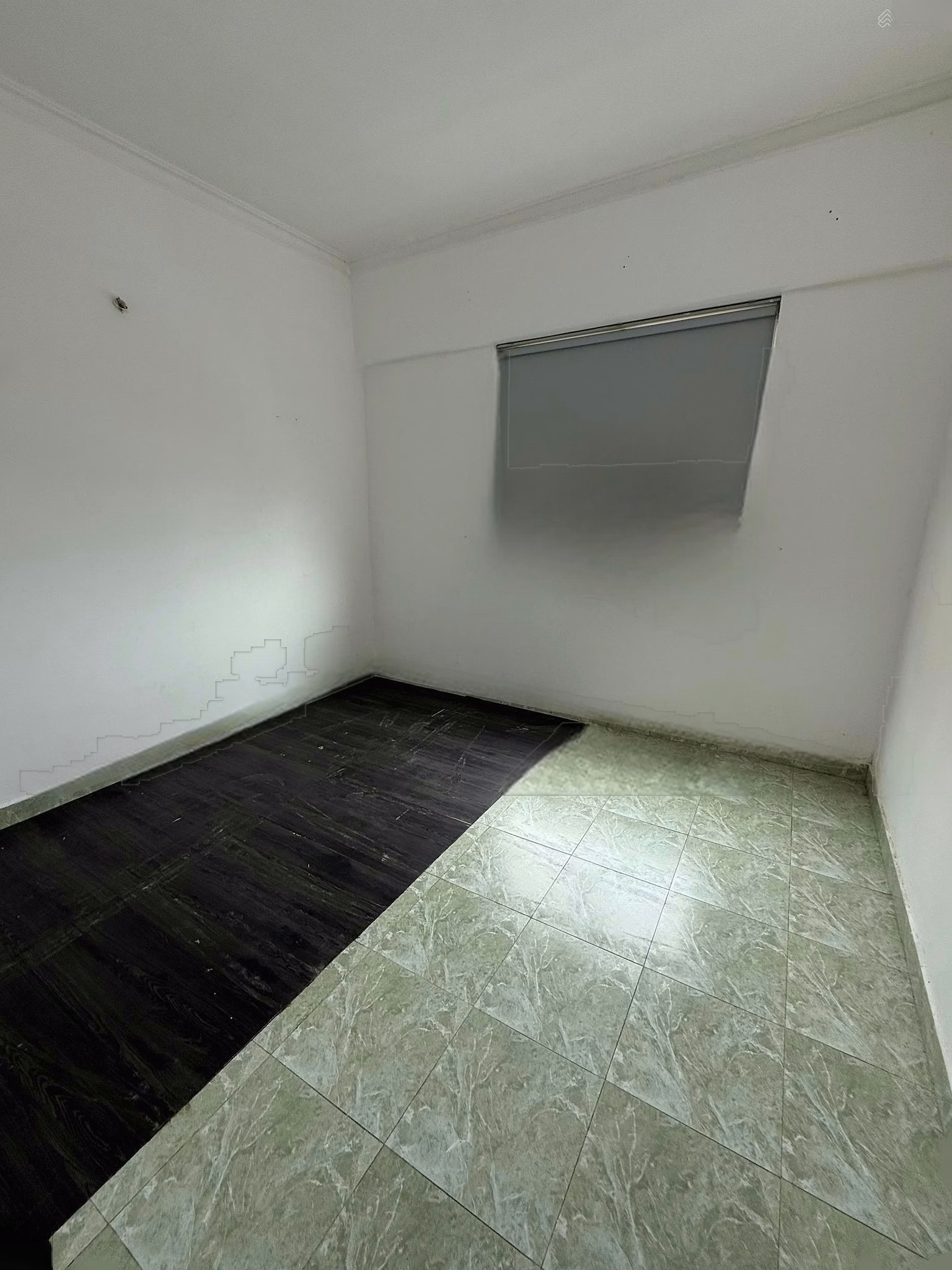 For rent at 34T Hoang Dao Thuy, 3 bedrooms with basic furniture suitable for office use, furnished***