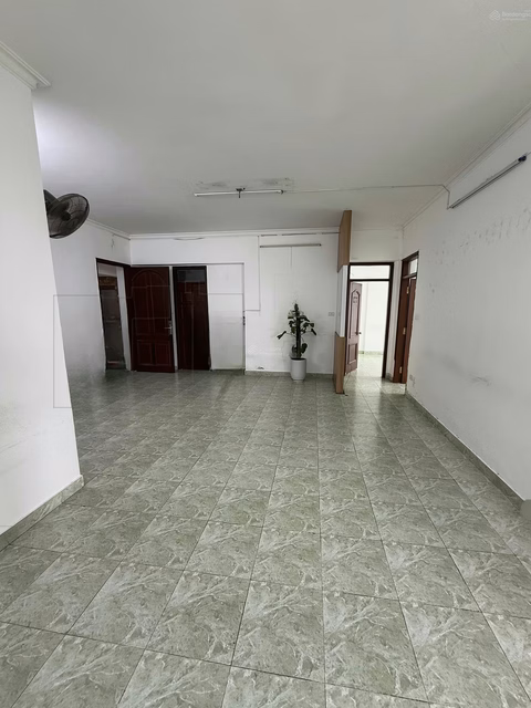 For rent at 34T Hoang Dao Thuy, 3 bedrooms with basic furniture suitable for office use, furnished. Contact: 0977 858 ***