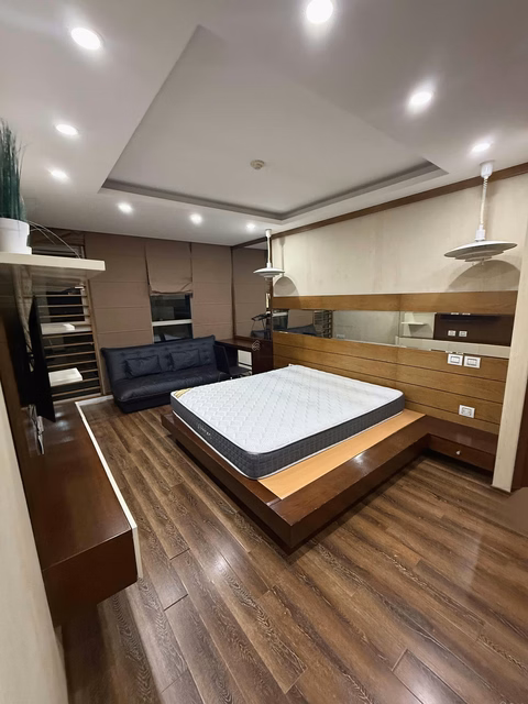 Mandarin apartment for rent, 3 bedrooms, fully furnished, 172m2, price 26 million/month. Contact 0977 858 ***
