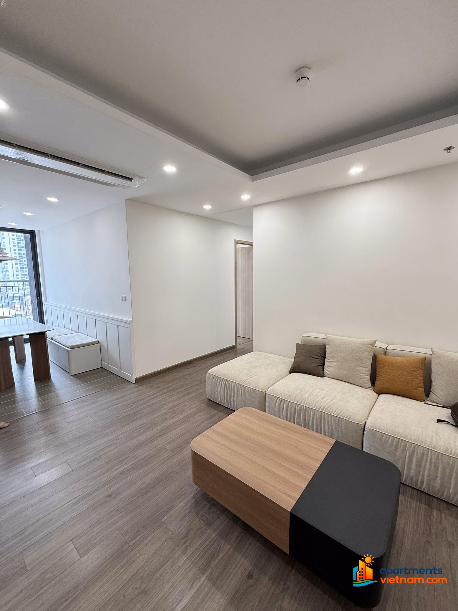 Specializing in renting Handico apartments with 2-3 bedrooms from basic to fully furnished, 100% new to suit your needs. 0977 858 ***