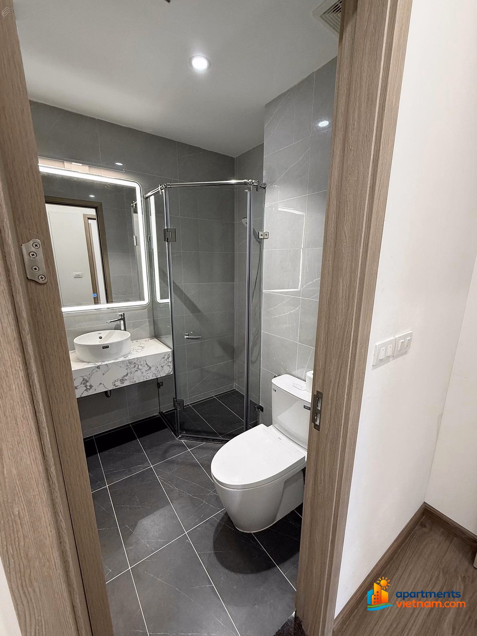 Specializing in renting Handico apartments with 2-3 bedrooms from basic to fully furnished, 100% new to suit your needs. 0977 858 ***