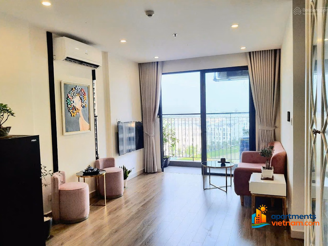 Apartment for rent with 1 bedroom + 43m² fully furnished, facing southeast, airy, villa view at Vinhomes Ocean Park