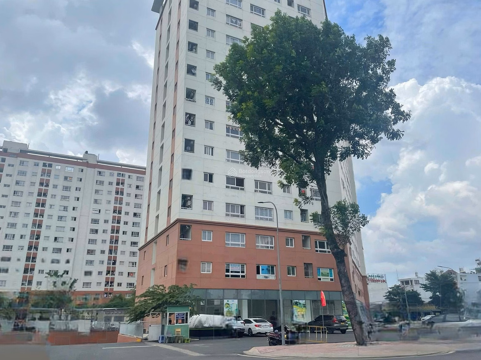 The owner urgently sells Green Tower apartment 48.5m2 (2 bedrooms) for only 1 billion 9 (VAT included) with full furniture free