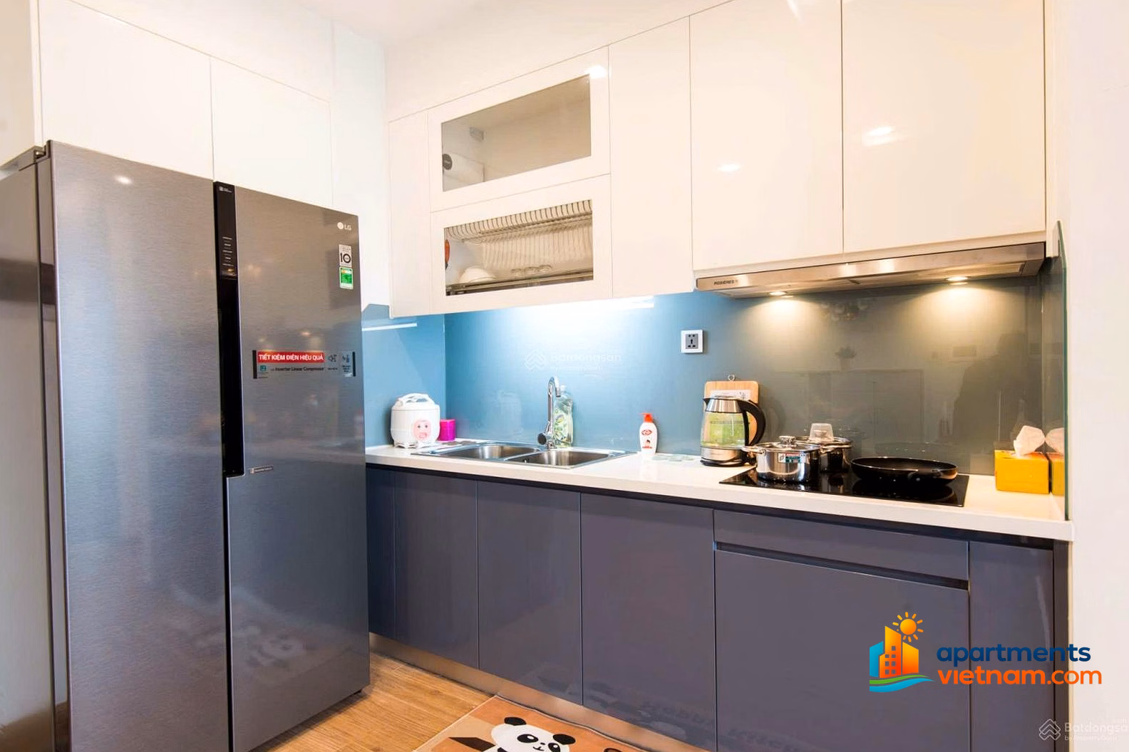 Apartment for rent in Vinhomes Metropolis - Lieu Giai, Hanoi. 80m2 2 bedrooms, 28 million/month. 0983 237 ***