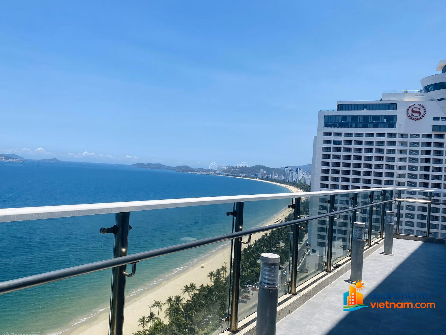Ly specializes in selling Nha Trang Center apartments, studio/1 bedroom/2 bedroom/3 bedroom apartments with beautiful sea view, with pink book.