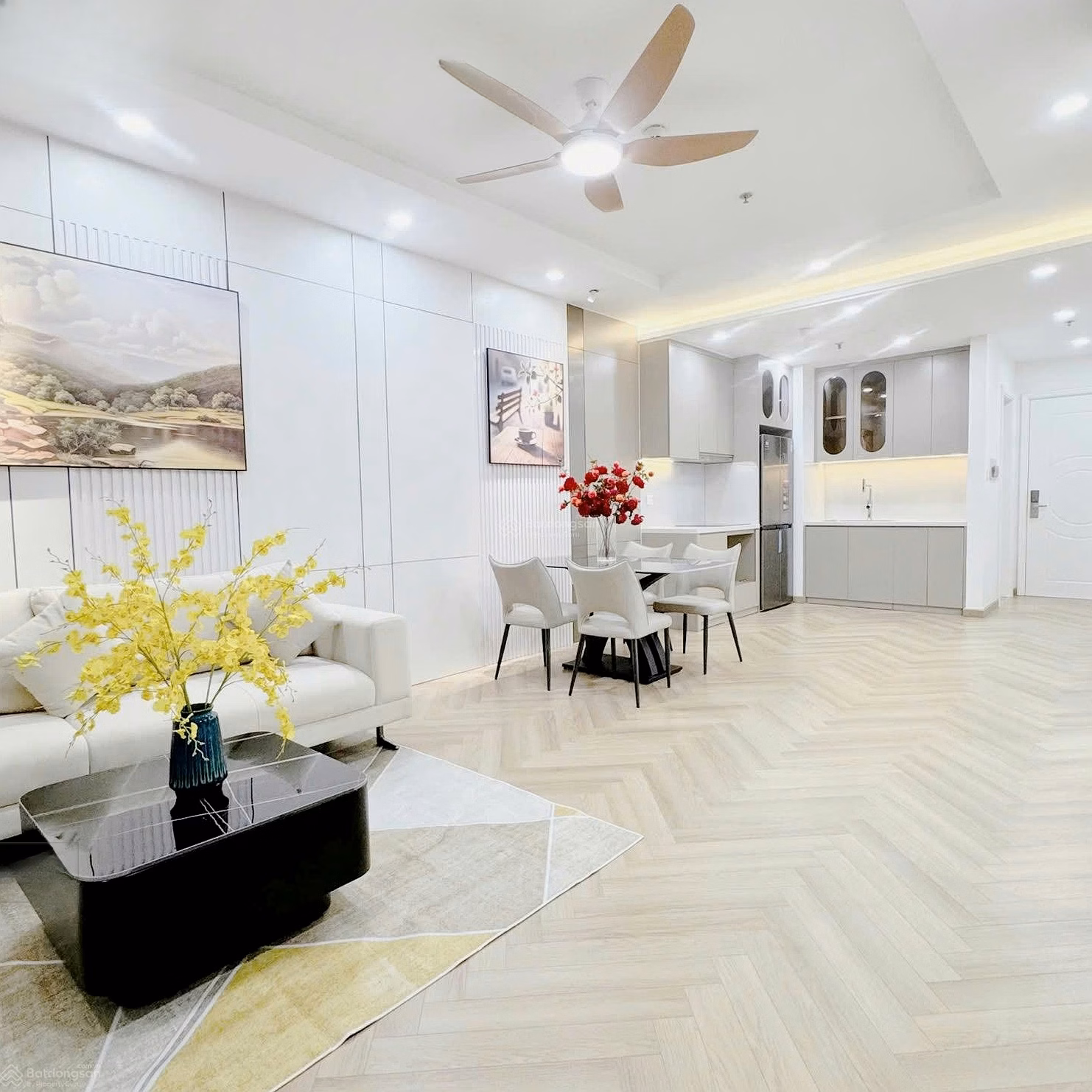 The owner sent for sale a 2N 2WC apartment in T10 Times City building, priced at 8.5 billion***