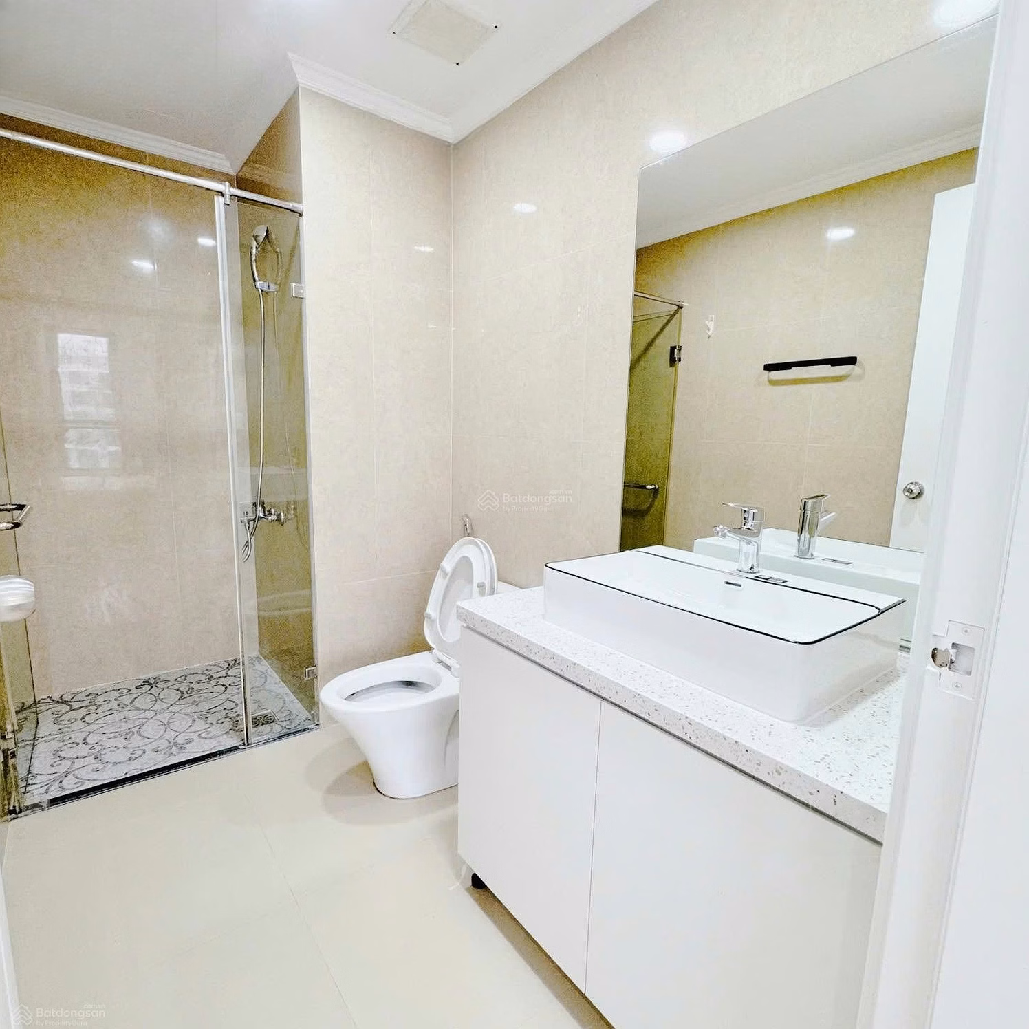 The owner sent for sale a 2N 2WC apartment in T10 Times City building, priced at 8.5 billion***