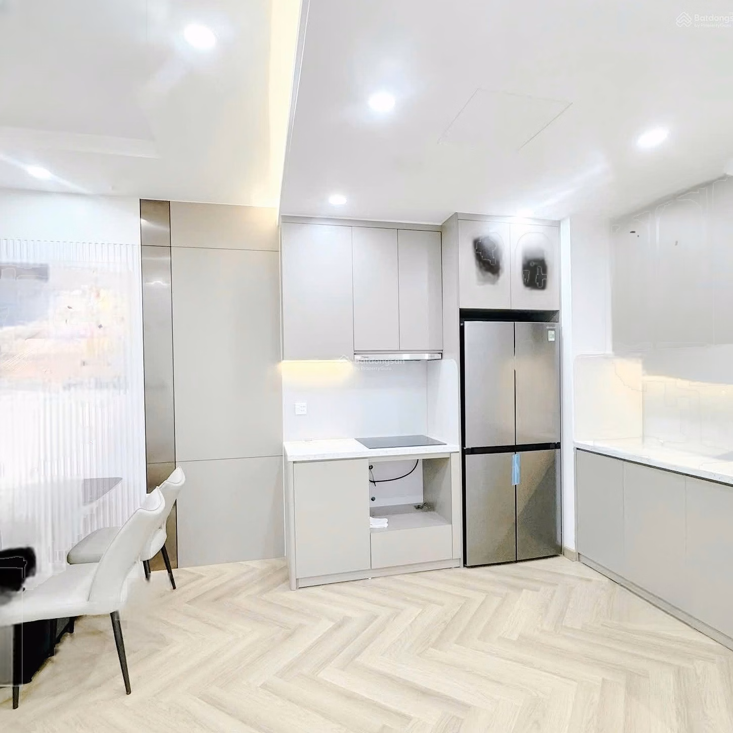The owner sent for sale a 2N 2WC apartment in T10 Times City building, priced at 8.5 billion***