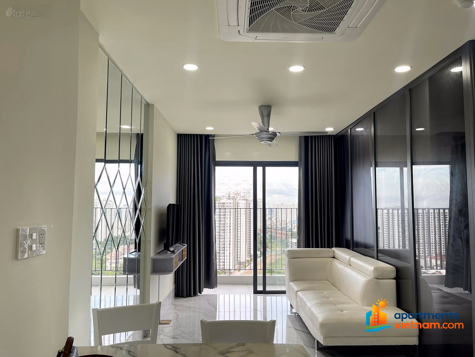 Specializing in renting Lavida Plus District 7: 2 bedrooms, 2 bathrooms, area 74m² - Full beautiful furniture - Contact Le Phung