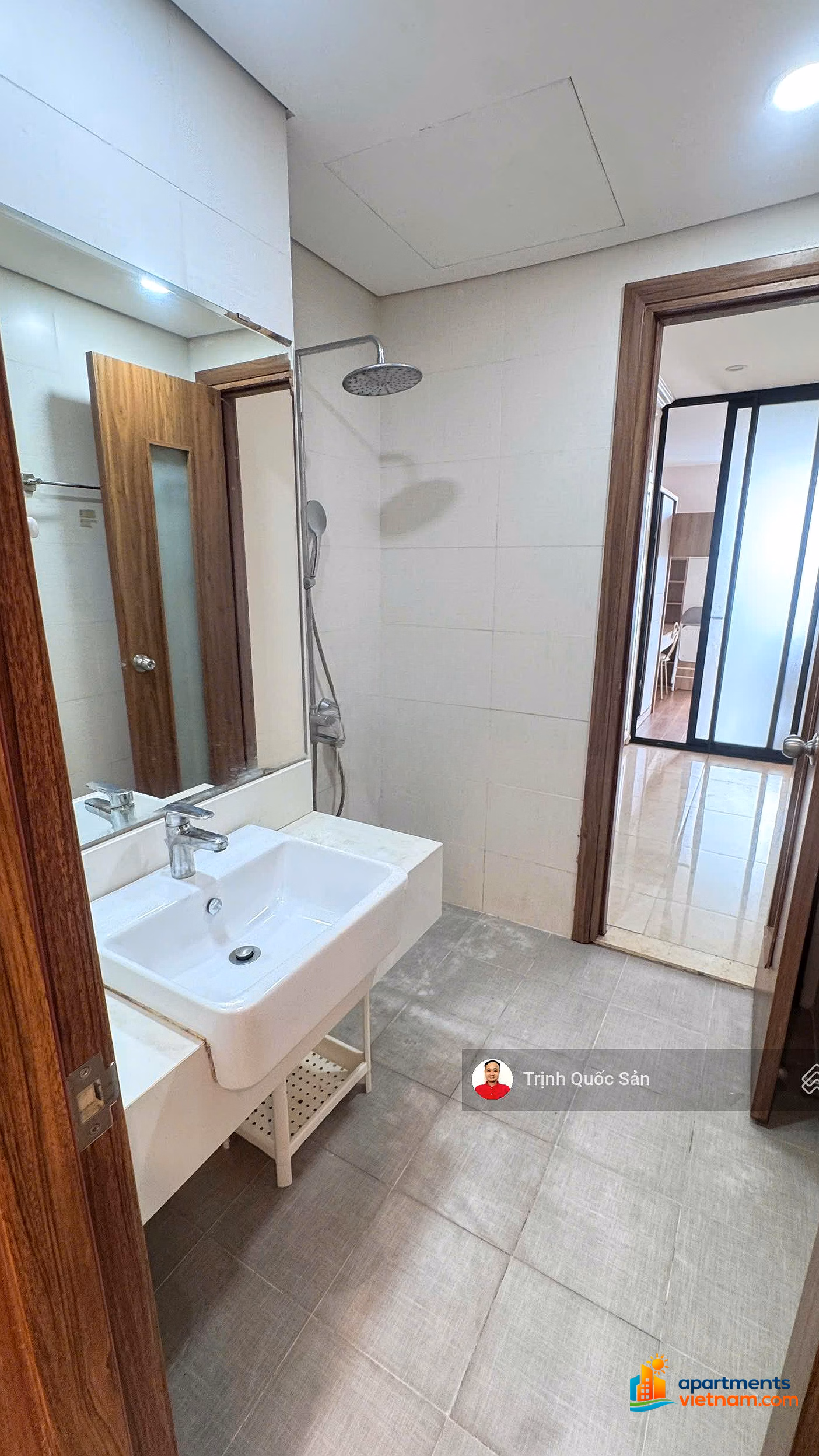 Center Point for rent at 110 Cau Giay, 2 bedrooms, 55m2, fully furnished, 14 million/month, come in immediately. 0971 342 ***