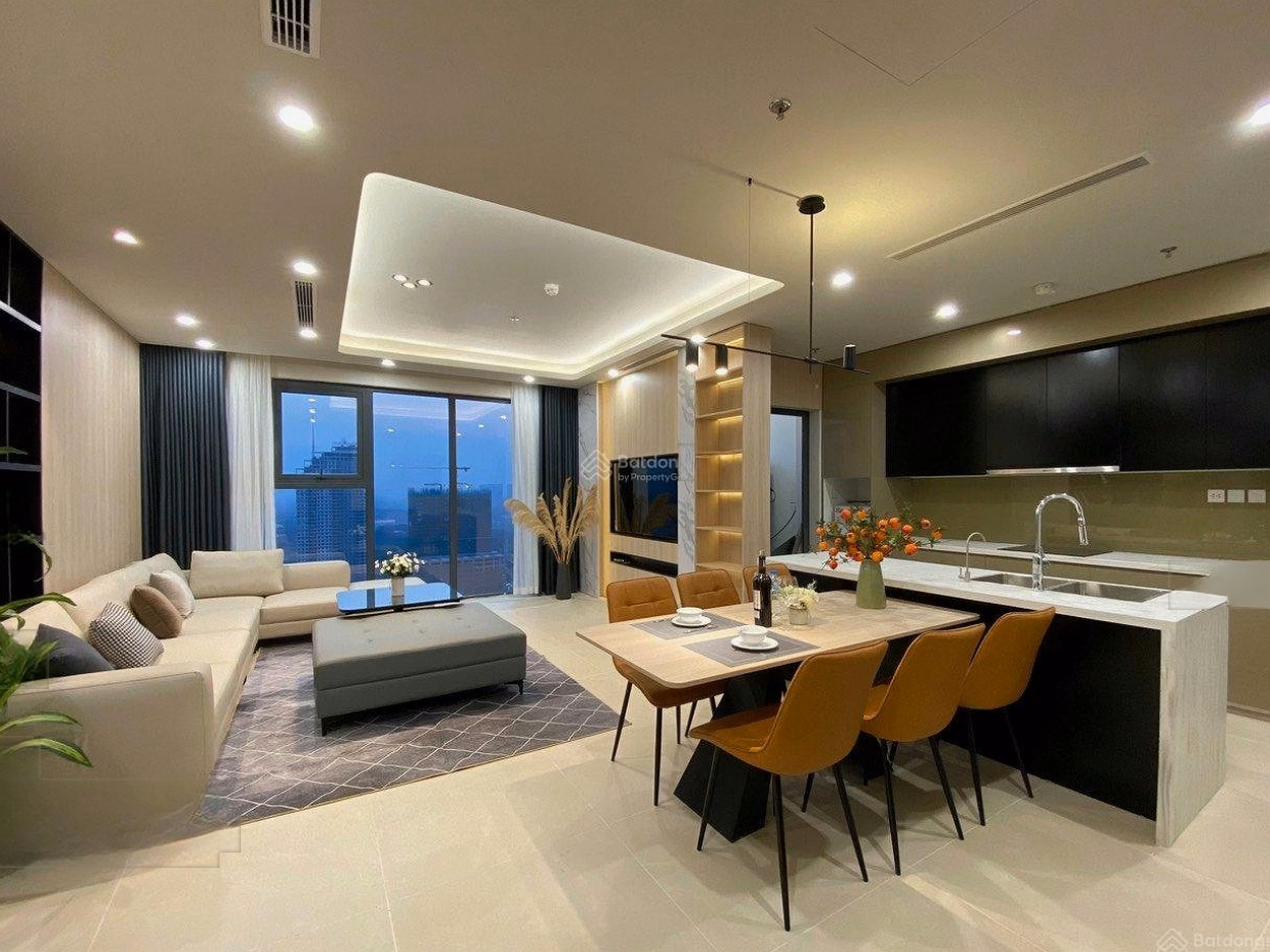 Rare: Golden Park apartment for rent, 200m2, 4 bedrooms, 3 bathrooms, full, price 36 million/month***