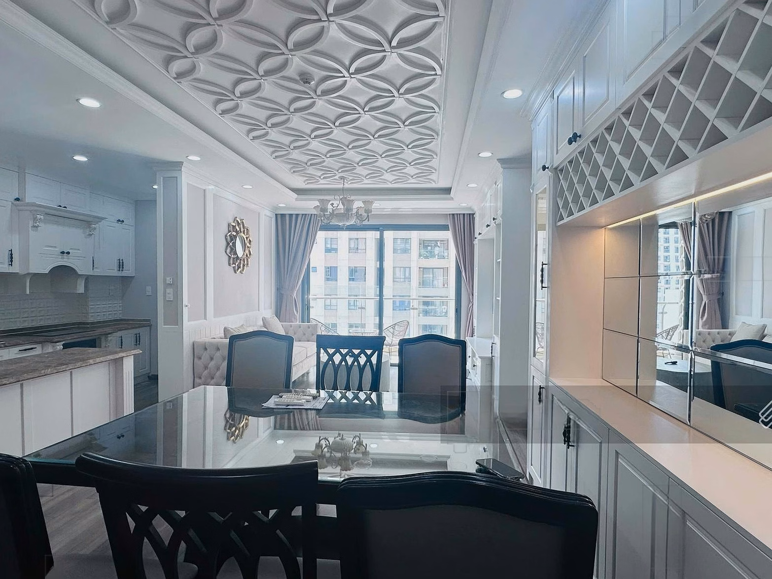 Beautiful and rare 3 bedroom 2 bathroom The Gold View apartment for rent with luxurious interior, available for viewing 24.7