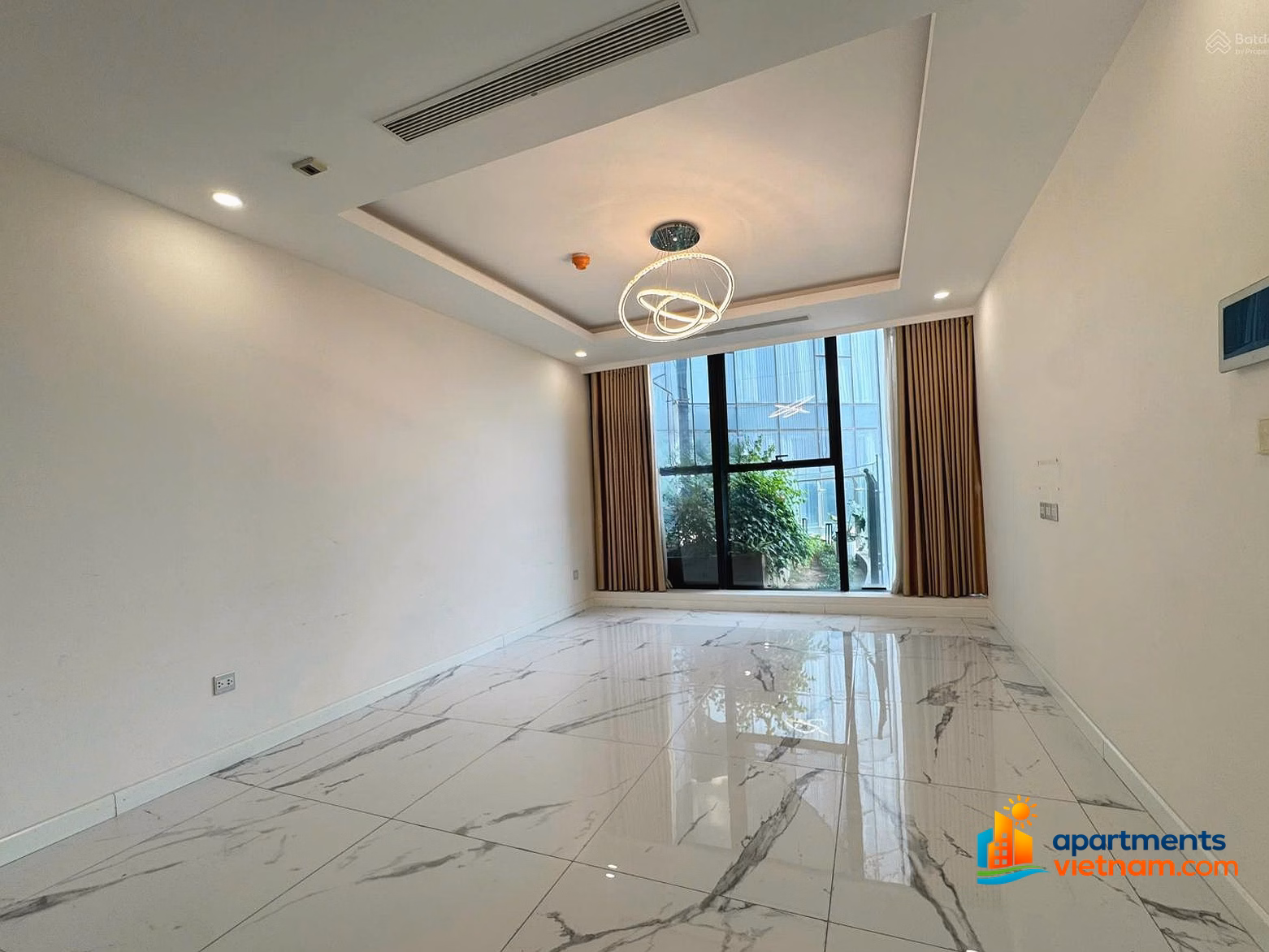 Manh is managing 30 apartments for rent in Sunshine City, move in now