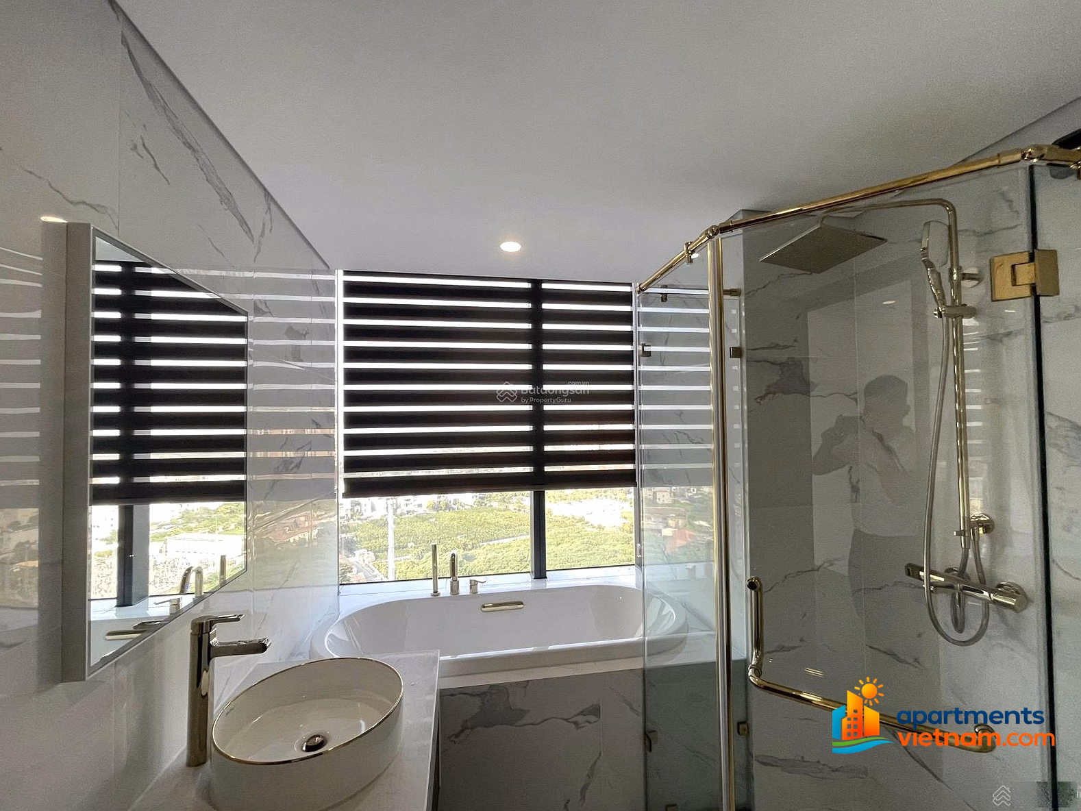 Manh is managing 30 apartments for rent in Sunshine City, move in now