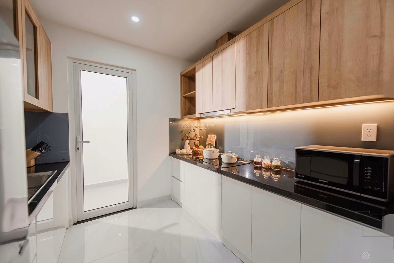 CDT goods, 2-bedroom apartment 84.32m², 6th floor, Block B CC Conic Boulevard, average view, price 3.16 billion, with pink book