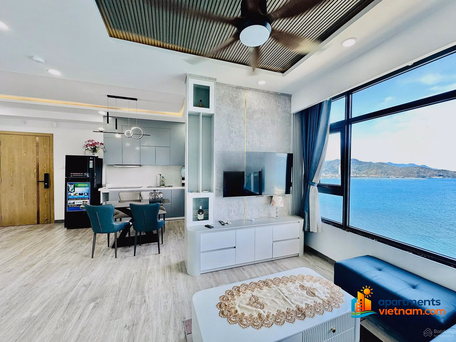 Nha Trang vacation, 2-bedroom apartment with sea view near Hon Chong