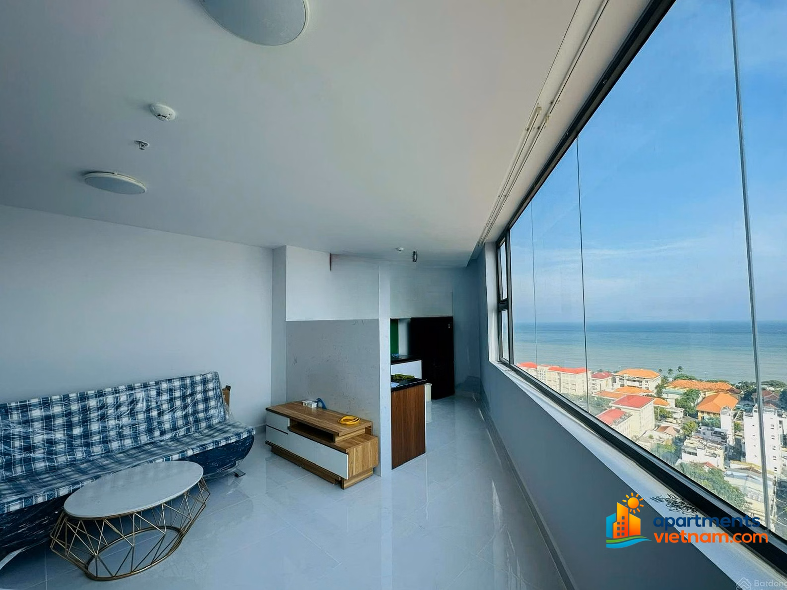 Selling Dqua Nha Trang apartment for only 3.3 billion, available rental contract 13 million/month, ready red book, high floor