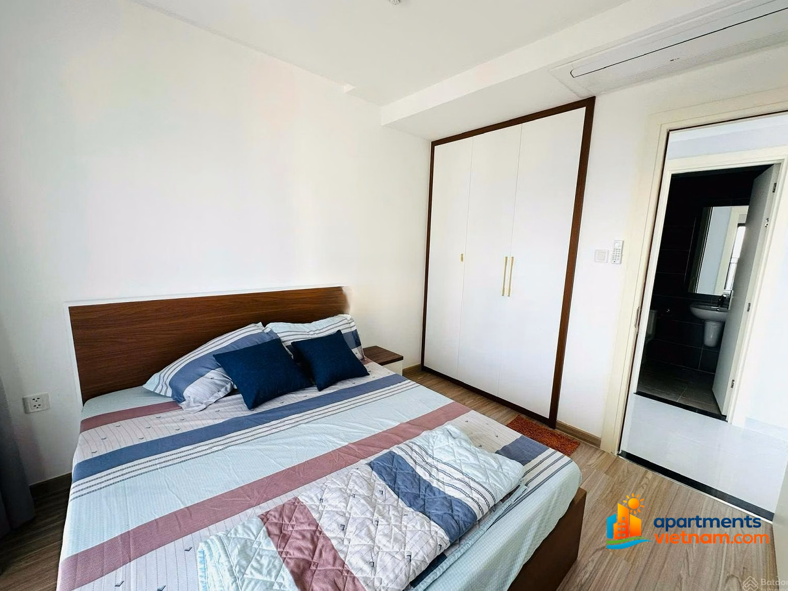 Selling Dqua Nha Trang apartment for only 3.3 billion, available rental contract 13 million/month, ready red book, high floor
