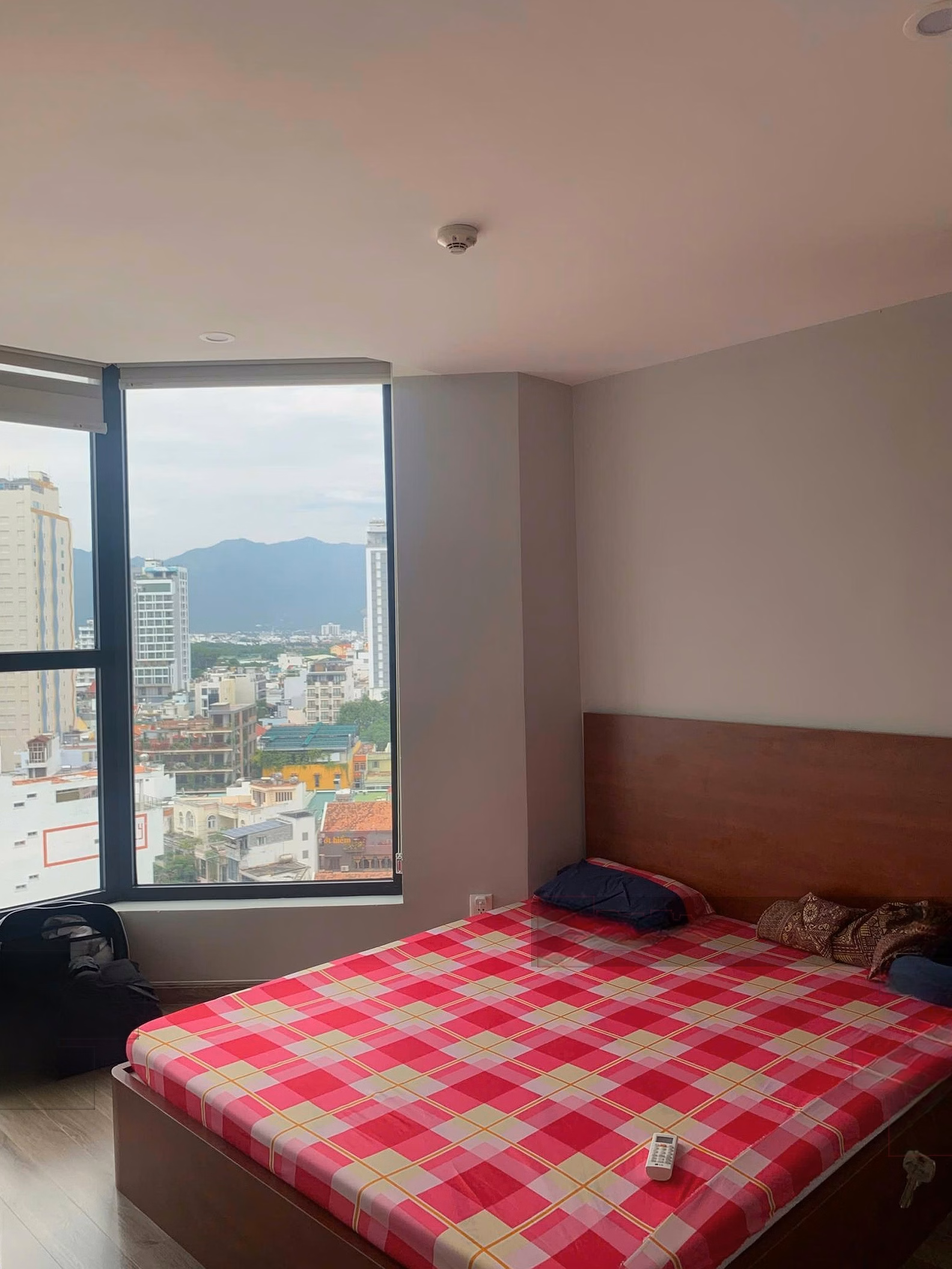 HUD 04 Nguyen Thien Thuat Nha Trang fully furnished 2 bedroom apartment for rent