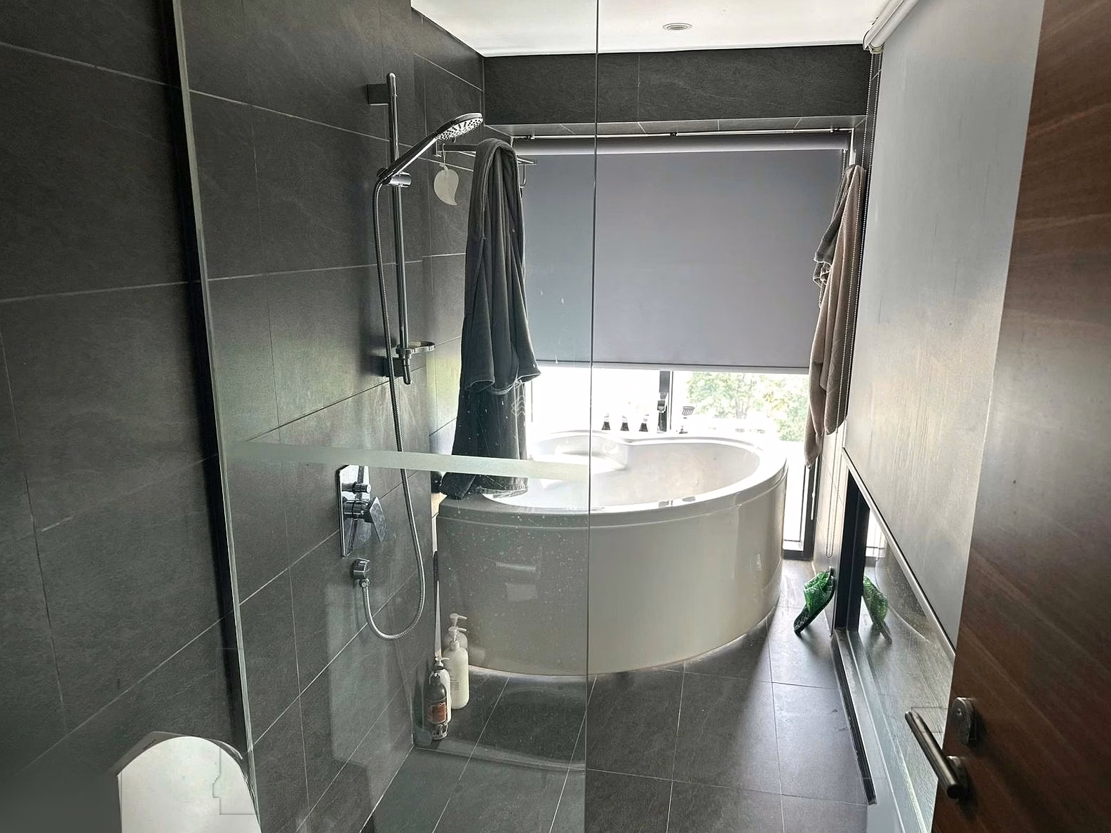Family renting 2 bedroom apartment - fully furnished, price 18 million/month, PentStudio, early entry negotiable