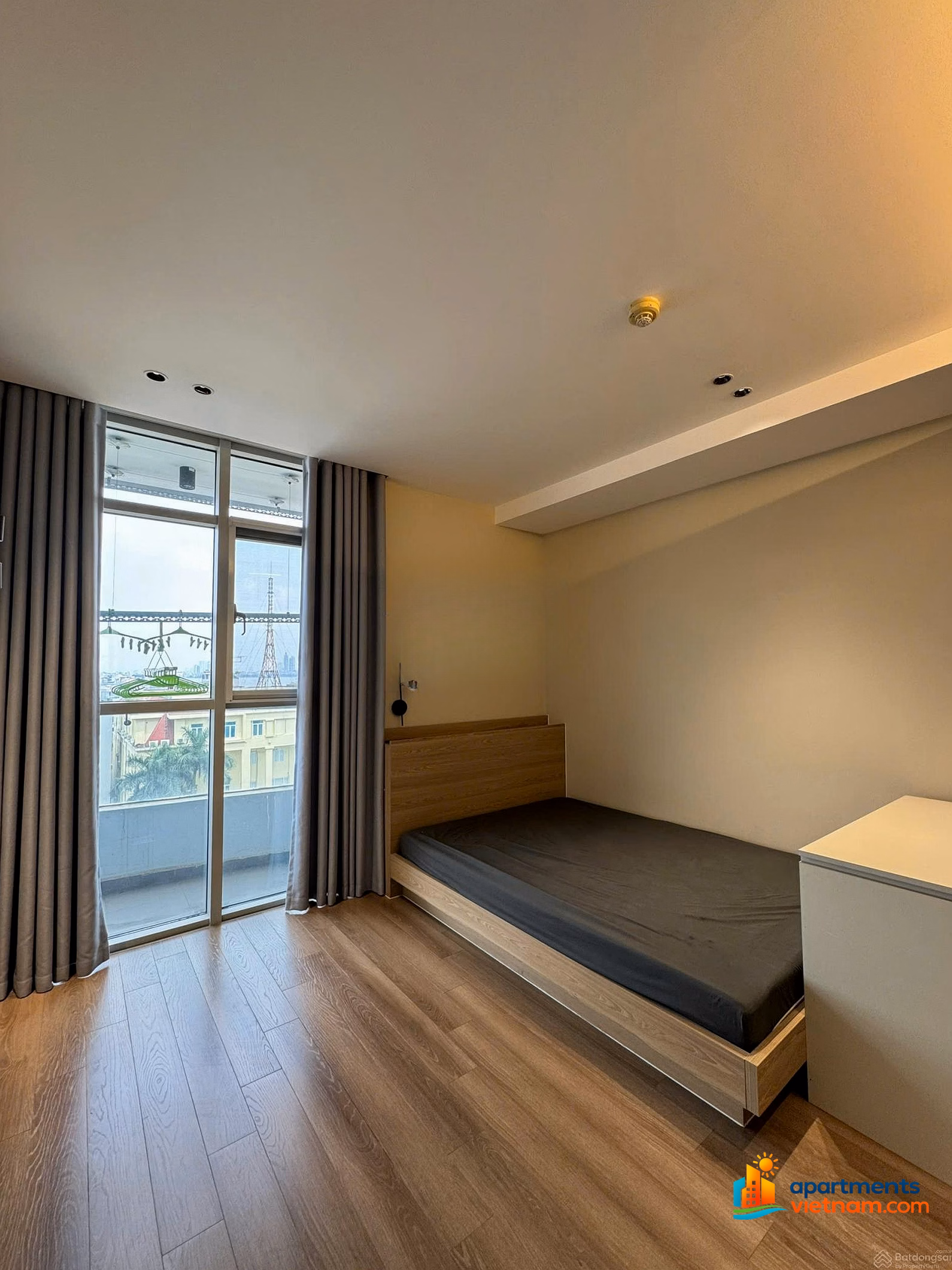Quick sale of middle floor apartment with West Lake view rooms 102m² - 2 bedrooms