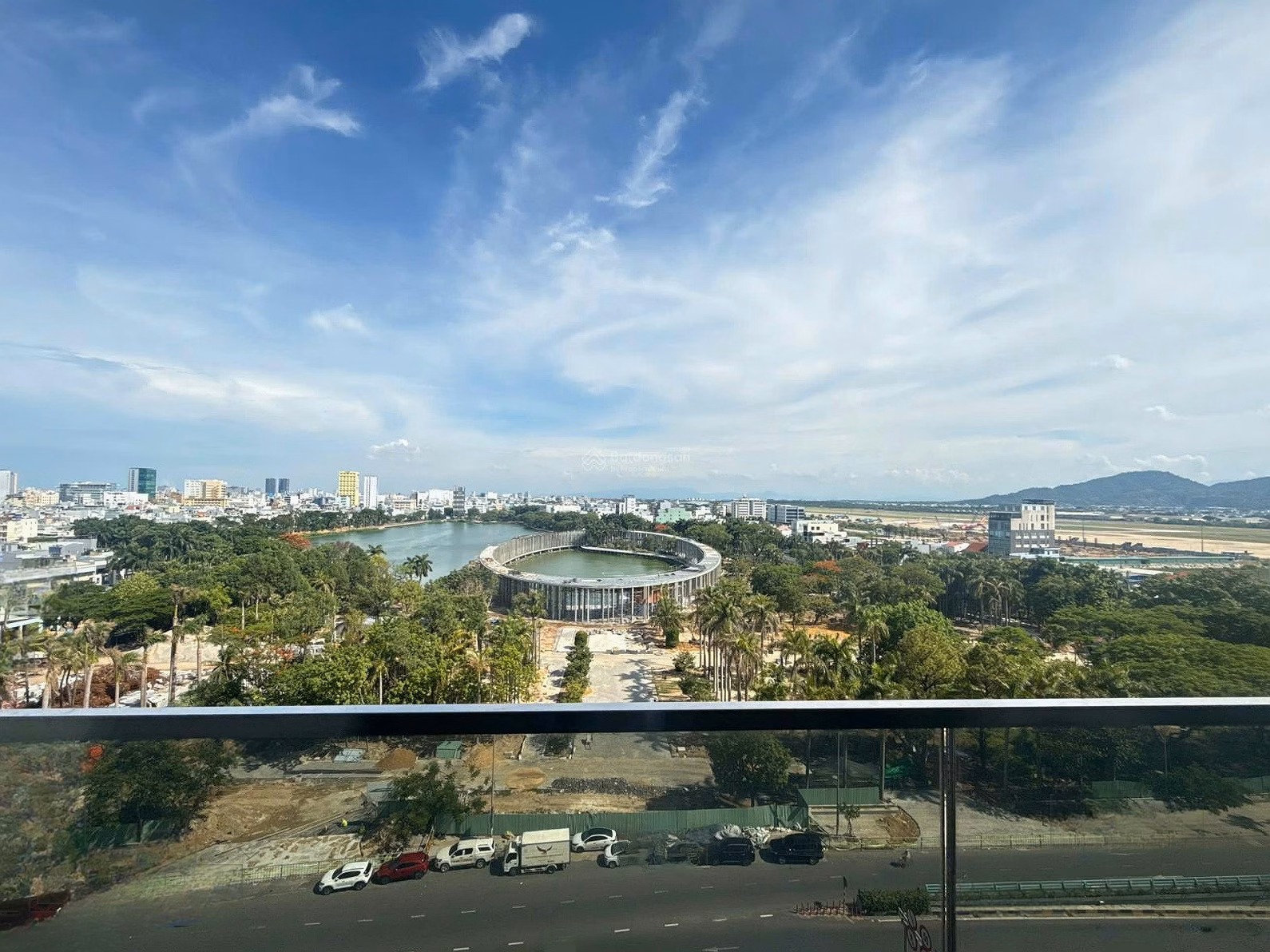 1 bedroom + 1 TTC Plaza apartment with view of March 29 park, very good price - located on 4-storey Aeonmall shopping mall