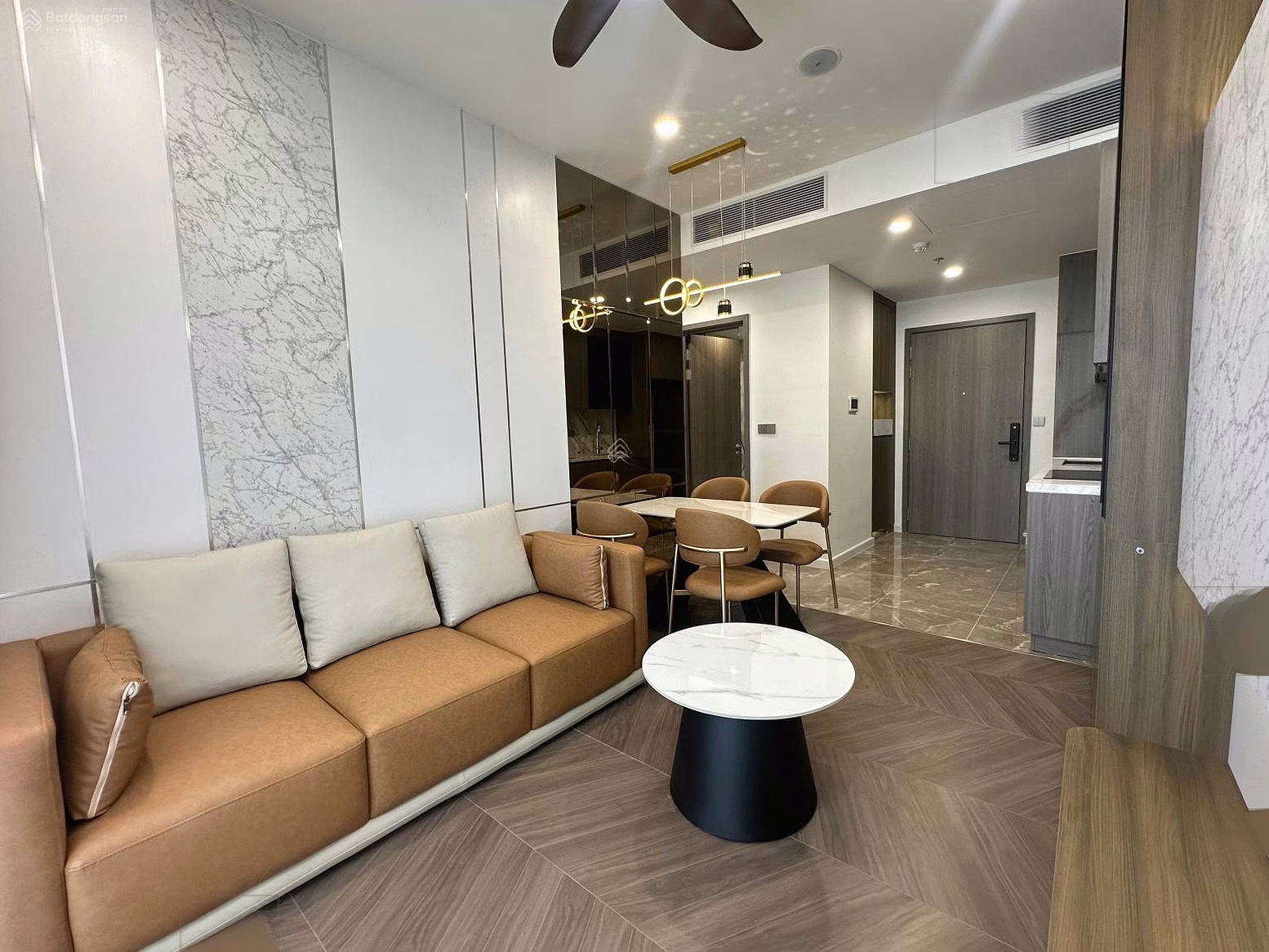 The owner sent the brand new luxury 2N2VS Lumiere Evergreen apartment for rent