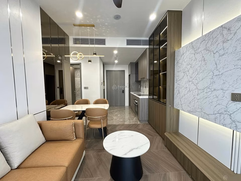 The owner sent the brand new luxury 2N2VS Lumiere Evergreen apartment for rent