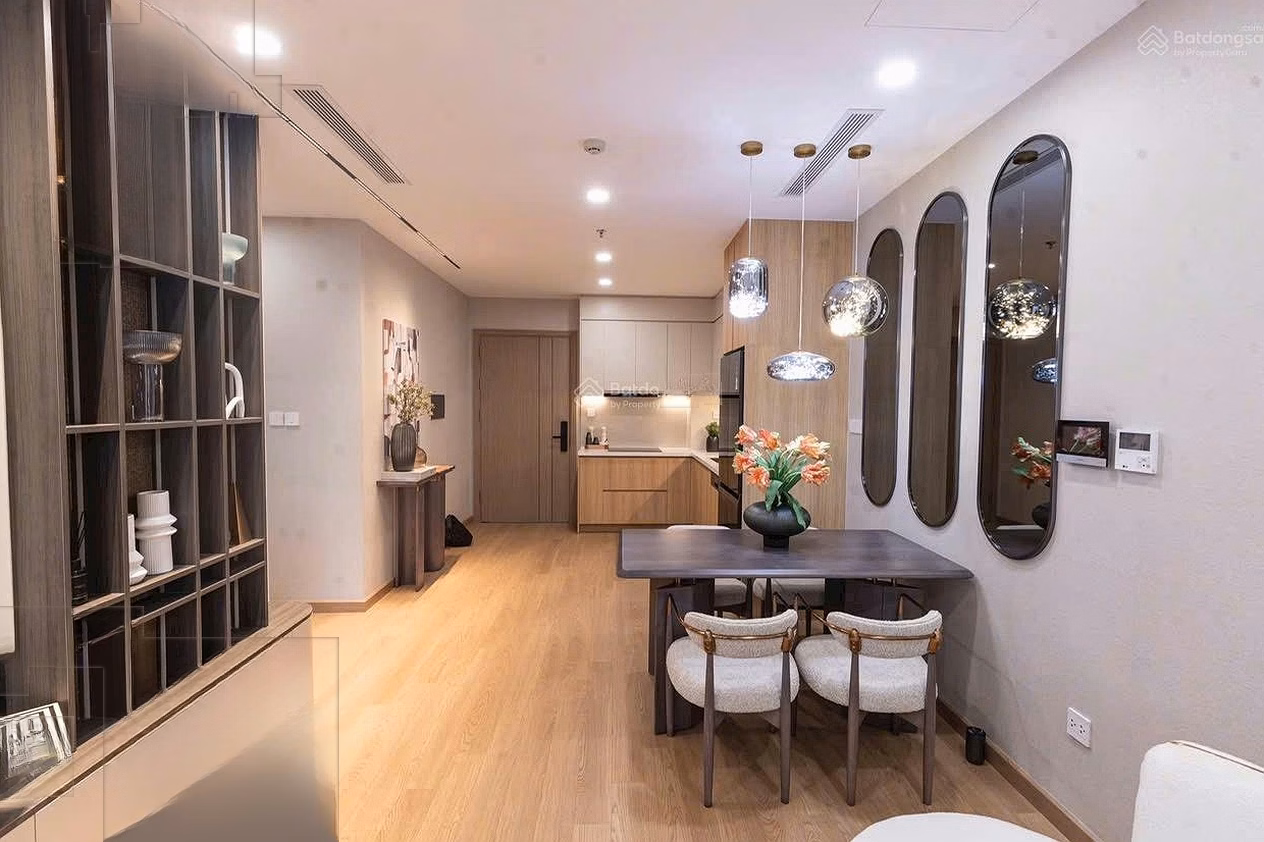Owner quickly rents CH 72m2, building A, beautiful middle floor, free service for 1 year, with car parking slot