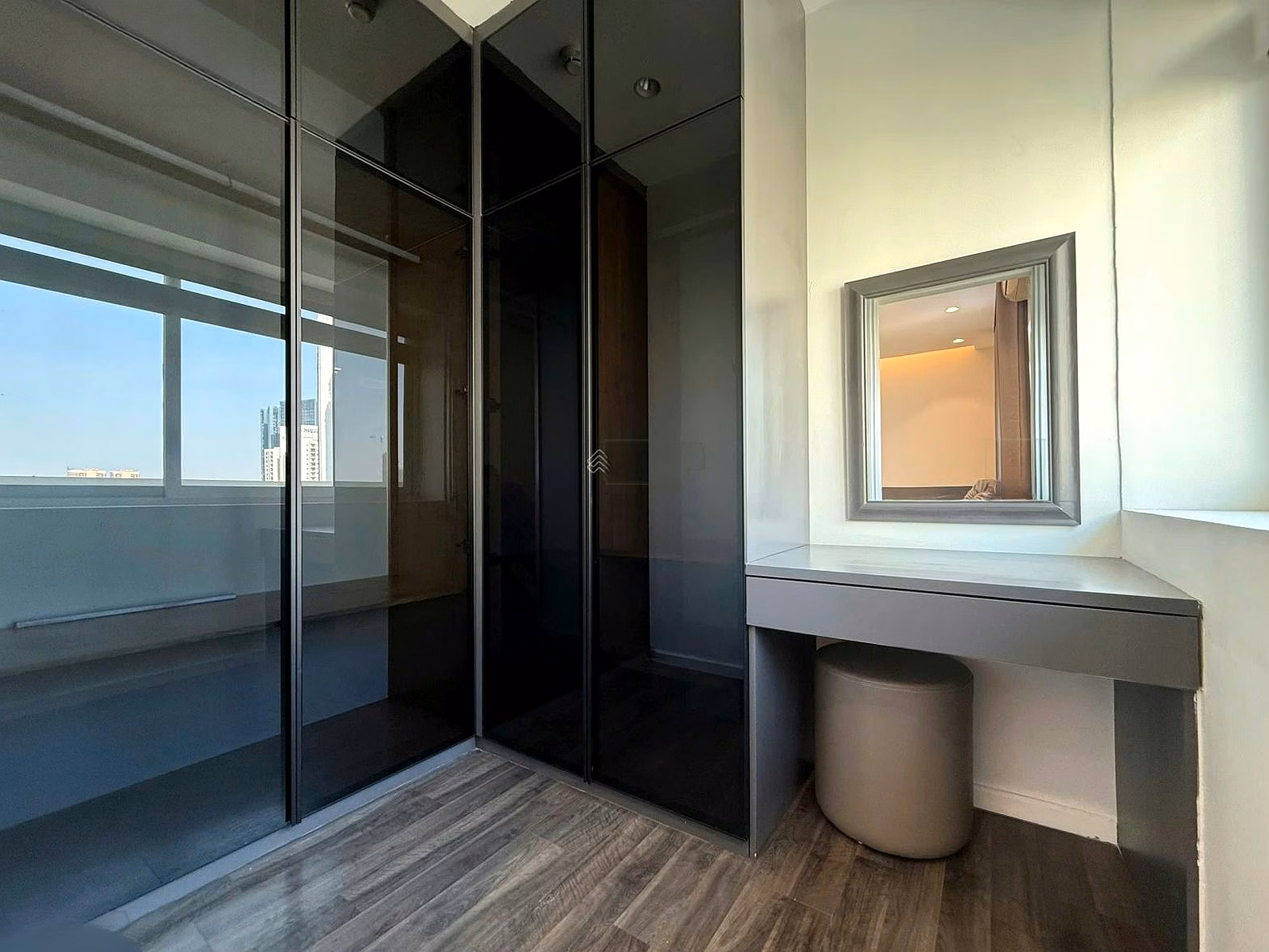 Ciputra apartment for rent 153m2 building E full modern furniture (actual photo)