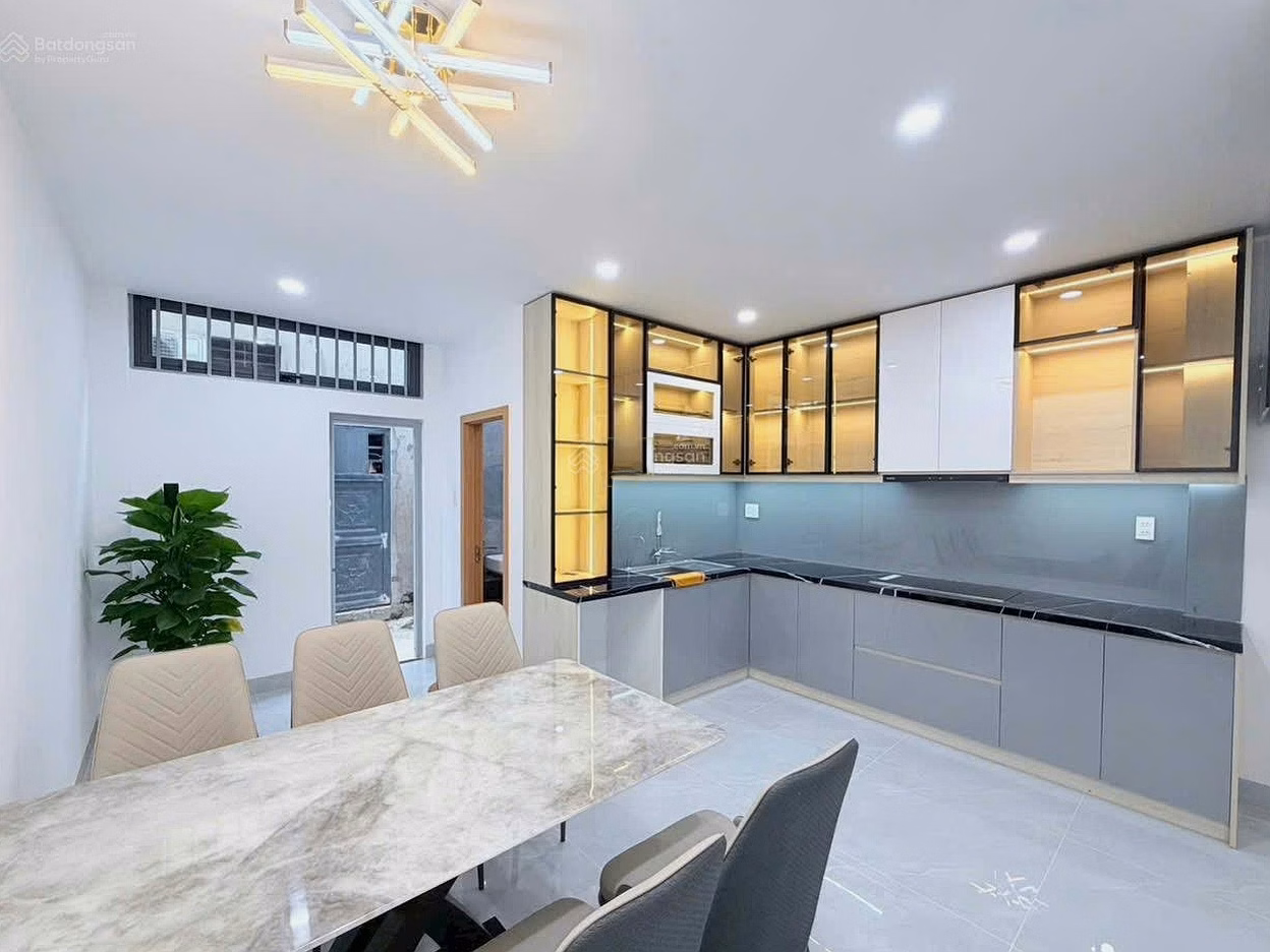 3-storey house for sale on 7m5 Nguyen Thuy street, close to Kinh Duong Vuong & Ho Tung Mau