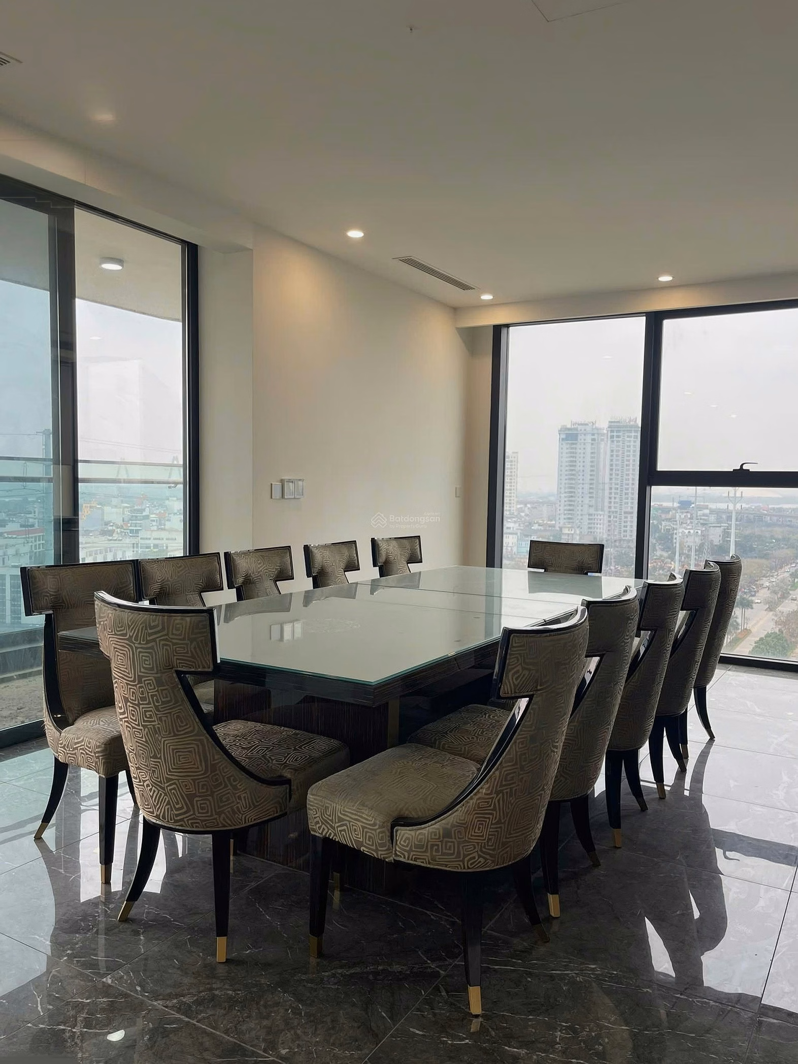 Sunshine Golden River 2N 2VS luxury apartment for rent, fully furnished, area 123m2, price 22 million/month