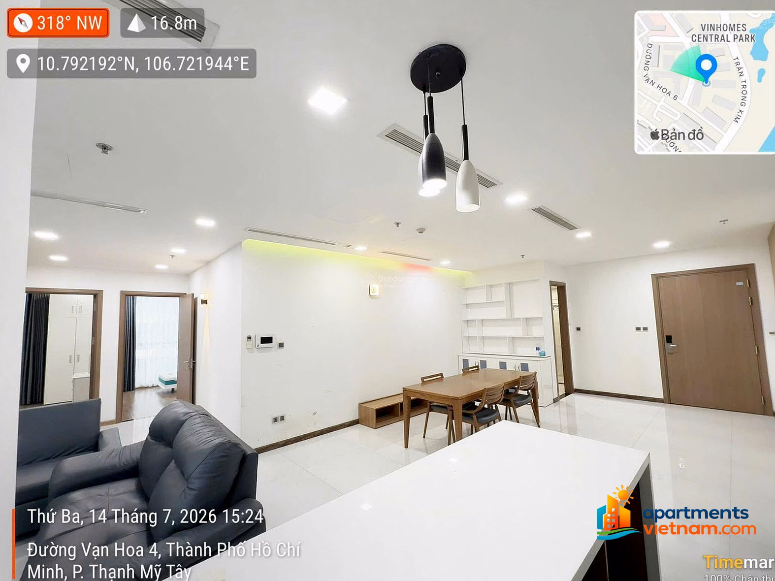 Rarely selling 3-bedroom apartment Vinhomes Central Park - Park 3 - beautiful house fully furnished - good price only 13.6 billion