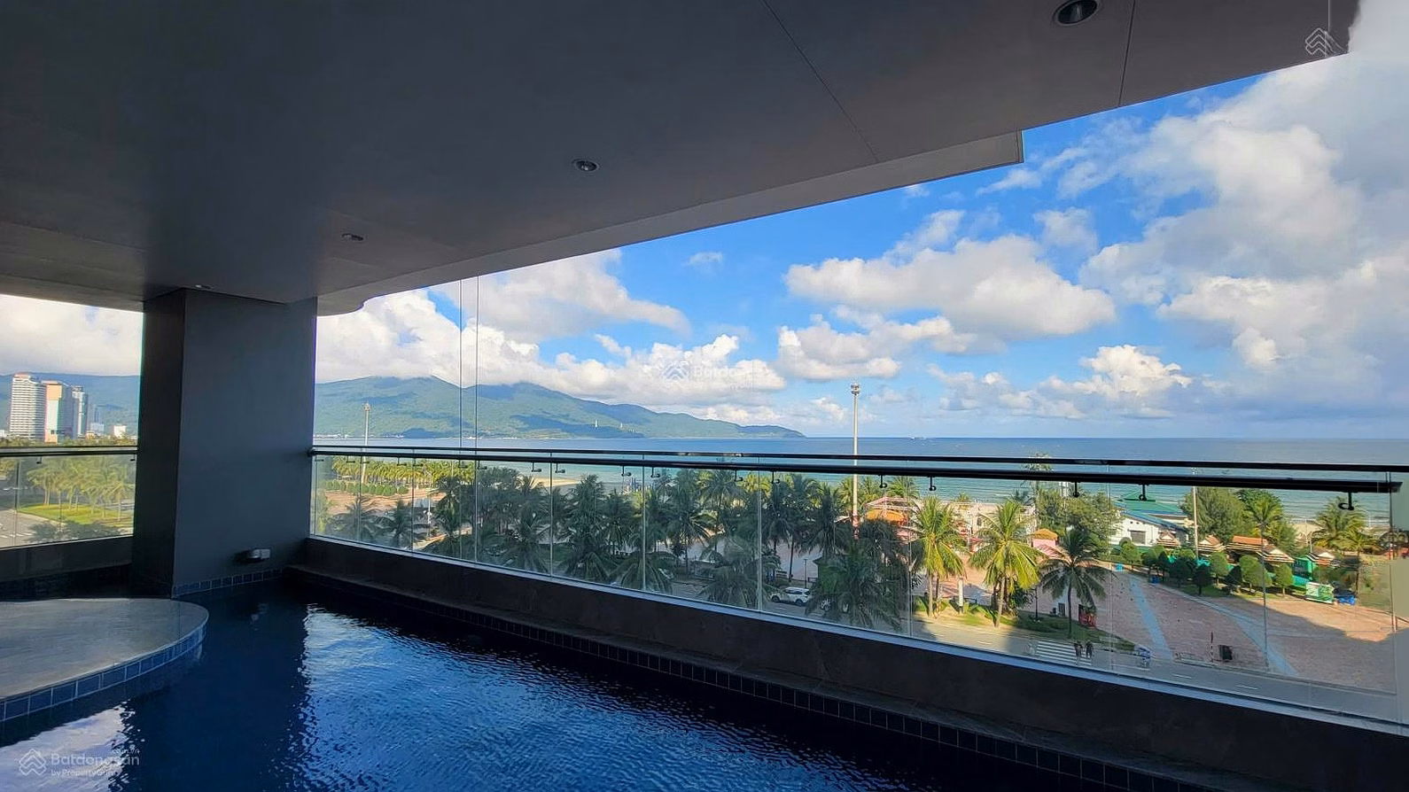 Directly facing My Khe beach, long-term ownership, get house for rent immediately, airbnb 3-5 million/night, 10% discount!