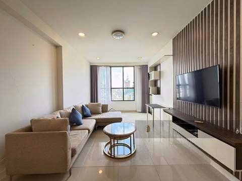 Icon 56 apartment in District 4 for rent with 3 bedrooms, 120m2, fully furnished near District 1, good price. Contact 0775 924 ***