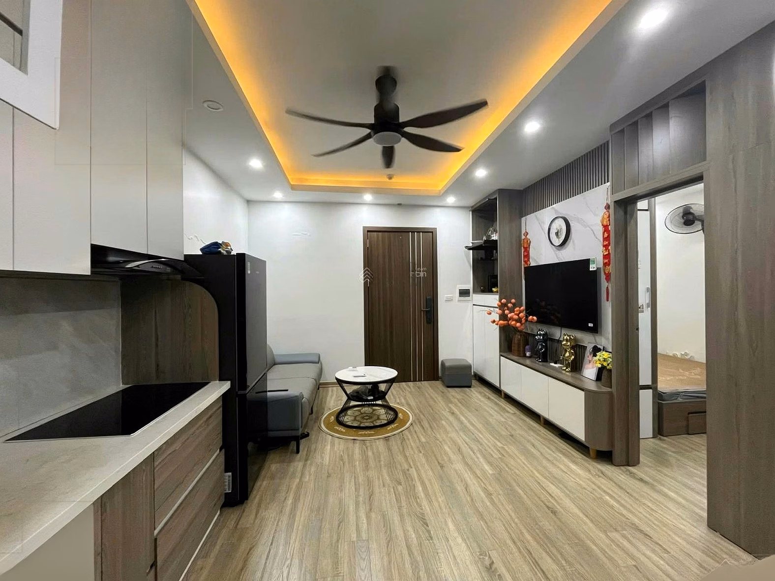 Landlord cuts loss of nearly 1 billion - urgent sale - 2 bedroom apartment in HH2 Linh Dam building, fully furnished, price 1.5 billion