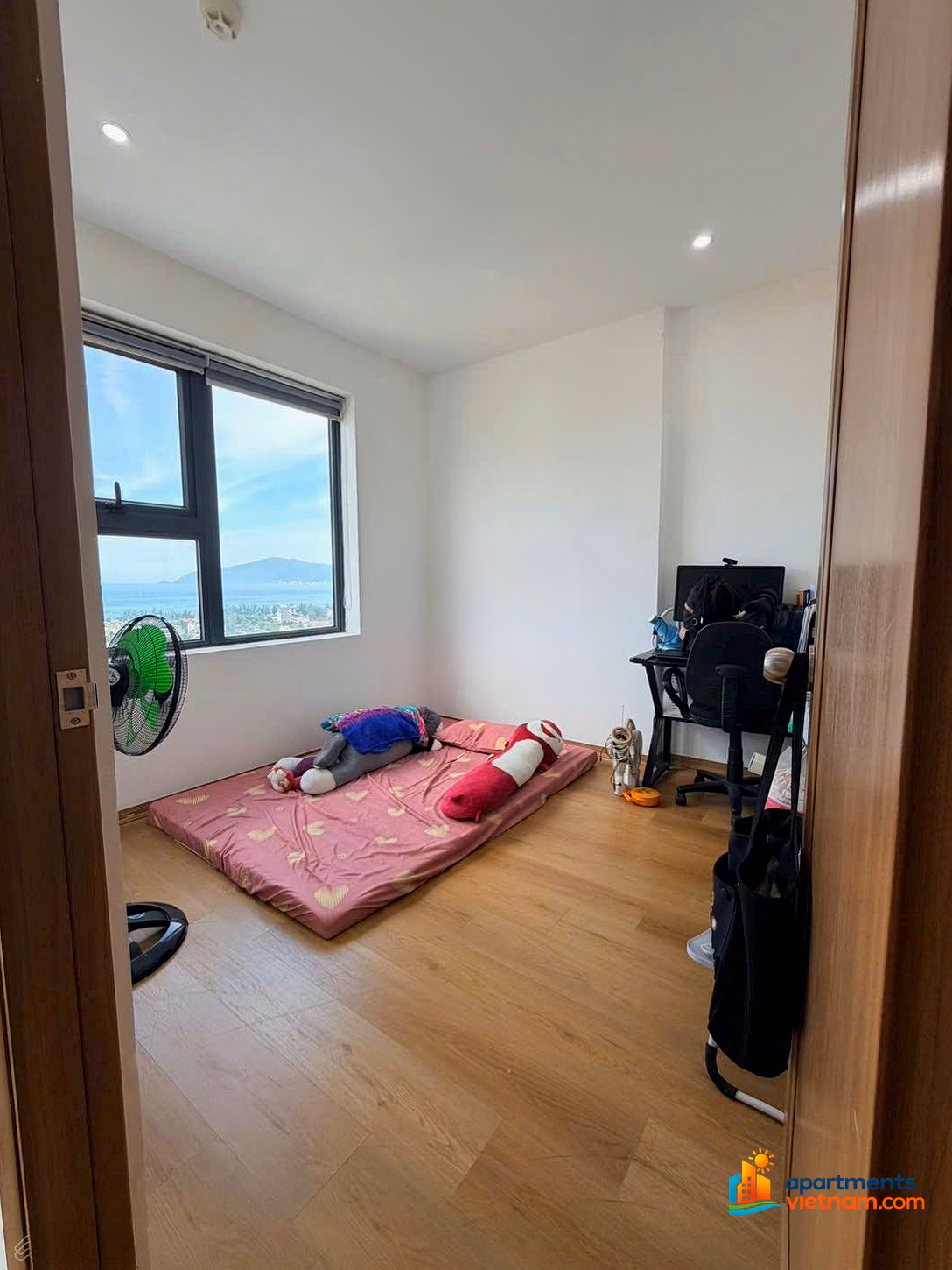 Bankrupt, need to sell quickly, 2 bedroom commercial corner apartment with super nice sea view at The Ori Garden apartment