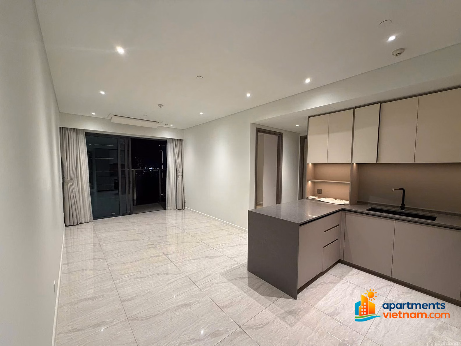 The Opera is a 2-bedroom corner apartment on a high floor with a view of fireworks - Ba Son Bridge